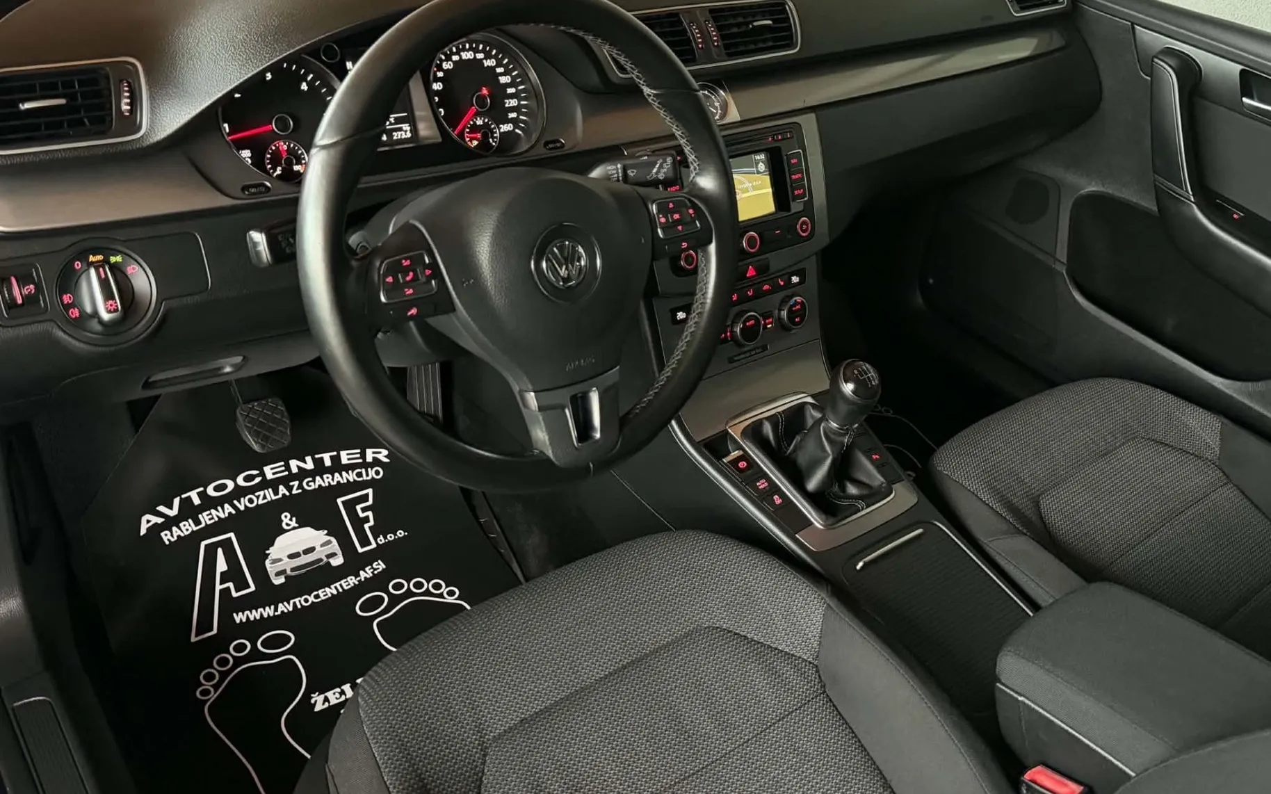 Notranja slika - Volkswagen Passat Variant - 1.6 TDI-H LINE-XENON+LED-LIZING ZA TUJCE- - 7