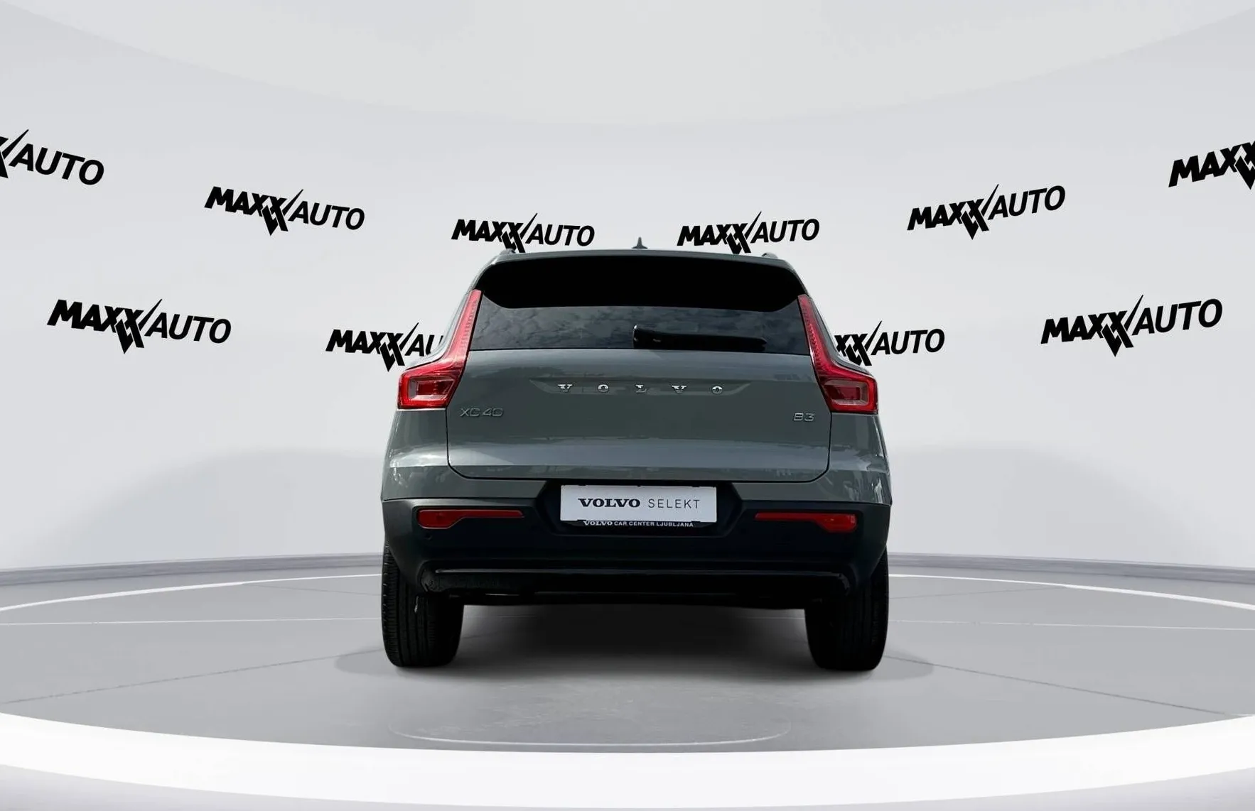 Zunanja slika - Volvo XC40 - B3P Plus Dark Avt - 5