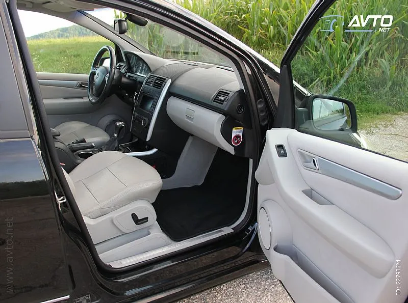 Notranja slika - Mercedes-Benz A-Razred - Avantgarde - 8
