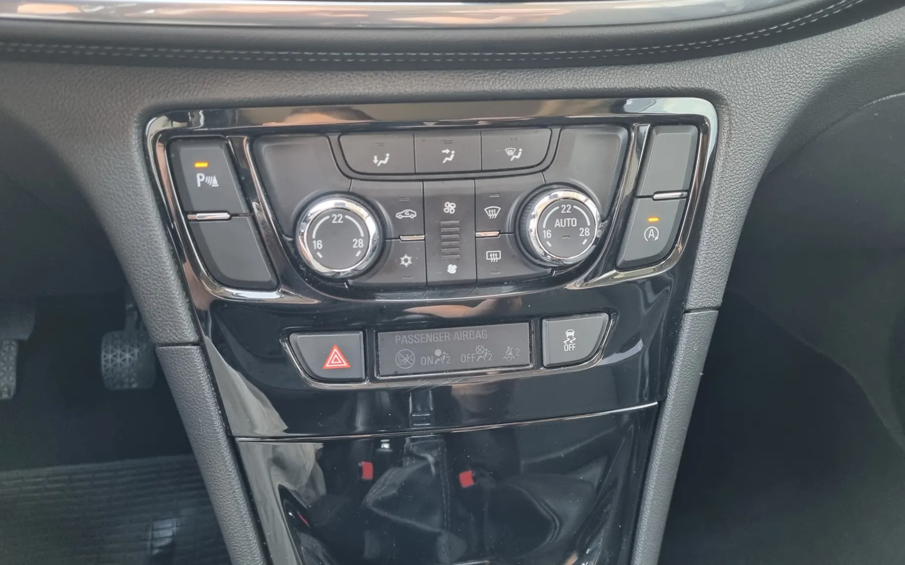 Zunanja slika - Opel Crossland X - Mokka X 1.4 TURBO - SLOVENSKO POREKLO - POTRJENA KNJIGA - 10
