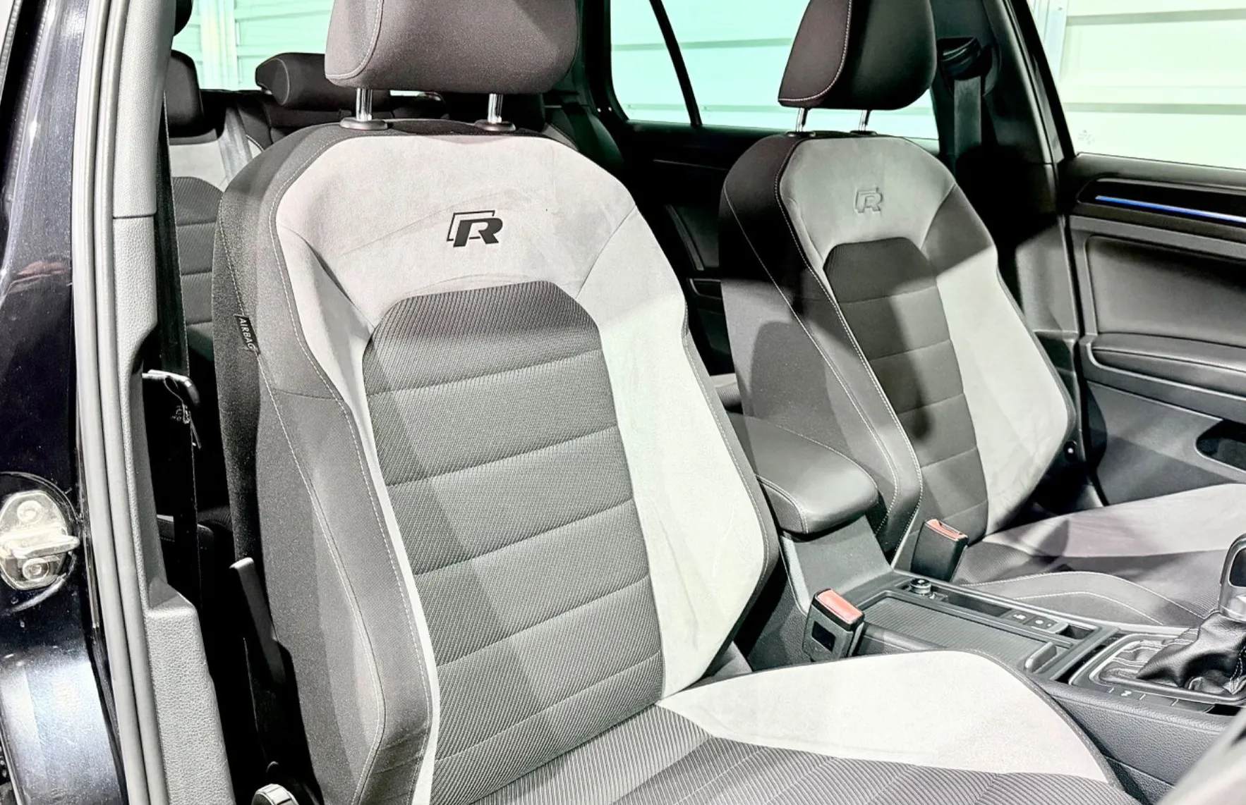Zunanja slika - Volkswagen Golf - R - 4 MOTION - DSG - DRIVE SELECT - NAVI - PDC - 14