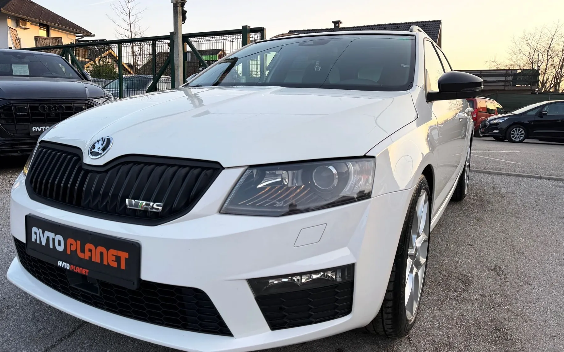 Zunanja slika - Škoda Octavia - 2.0 TDI RS AUT. ACC LED XENON F1 NAVI ALU 19 - 9