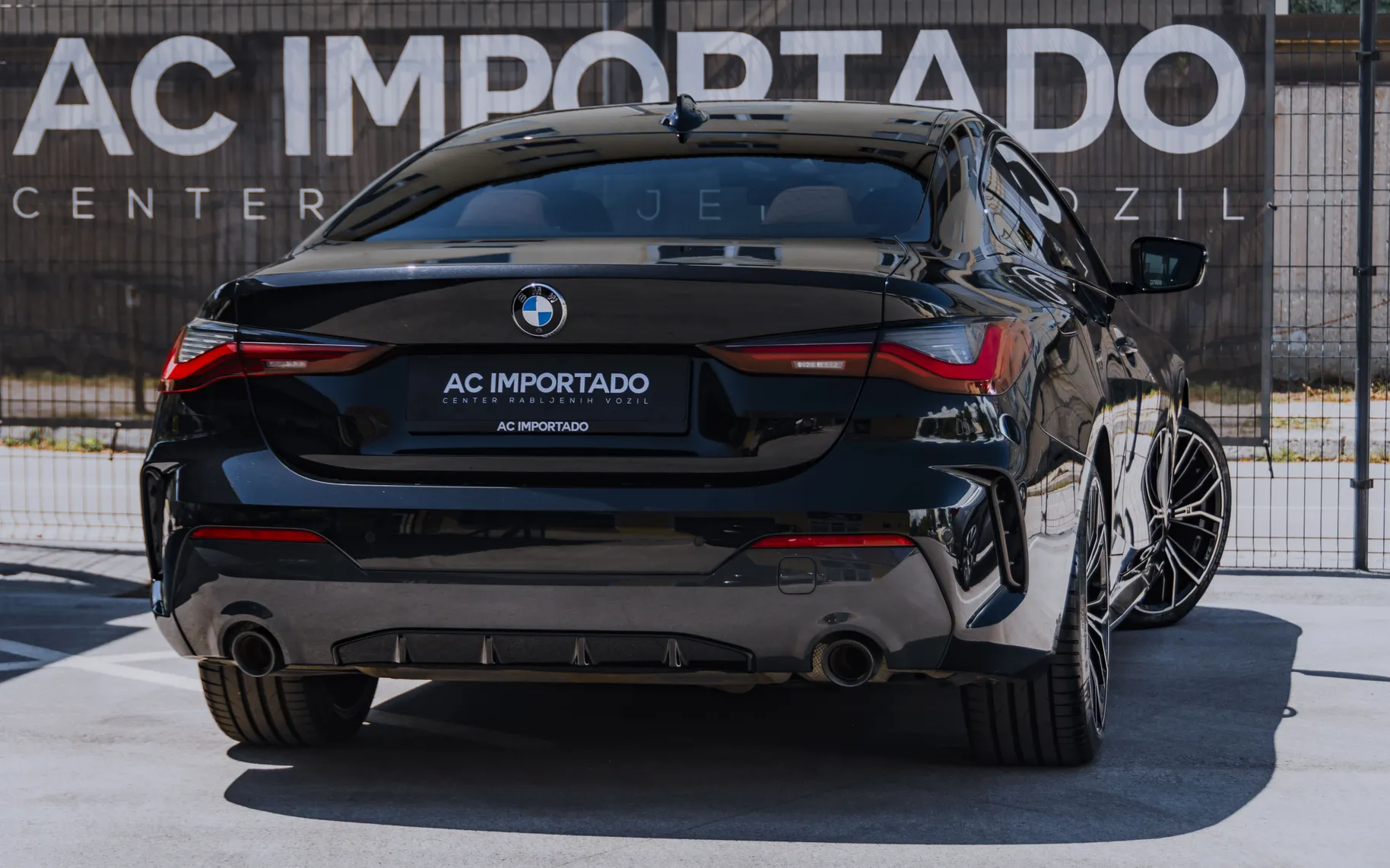 Zunanja slika - BMW Serija 4 - 420i Coupé M Sport-LED-LC PRO-KAM-ACC-MEM-19C - 4