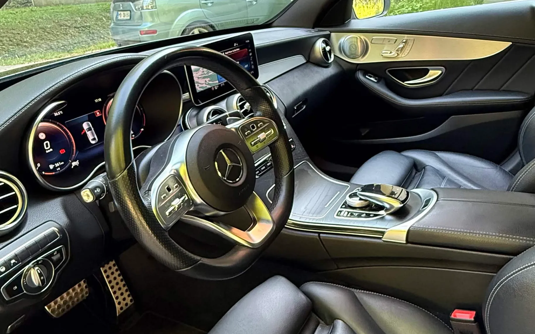 Notranja slika - Mercedes-Benz C-Razred - C 220 d 4MATIC T AMG Line Avt. - 7