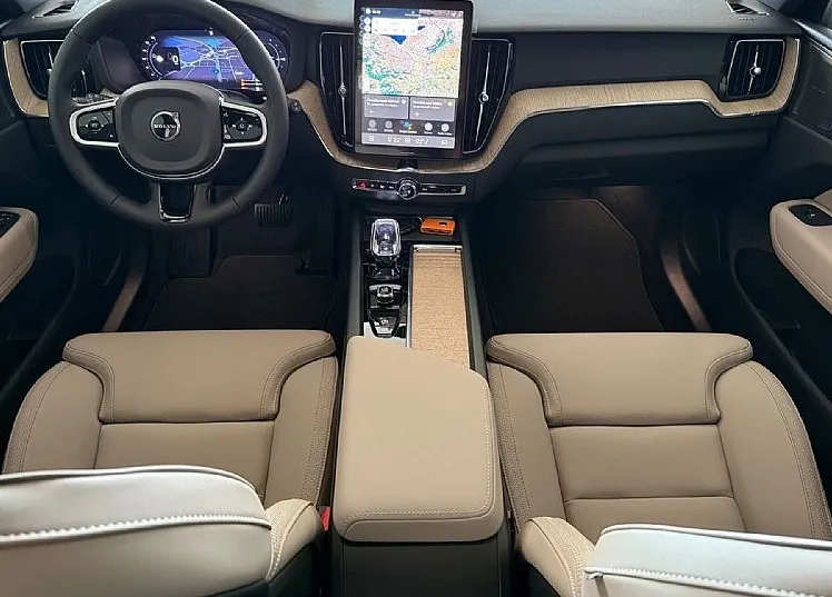 Zunanja slika - Volvo XC60 - T6 Plus Dark AWD PANO Harman Kardon - 3