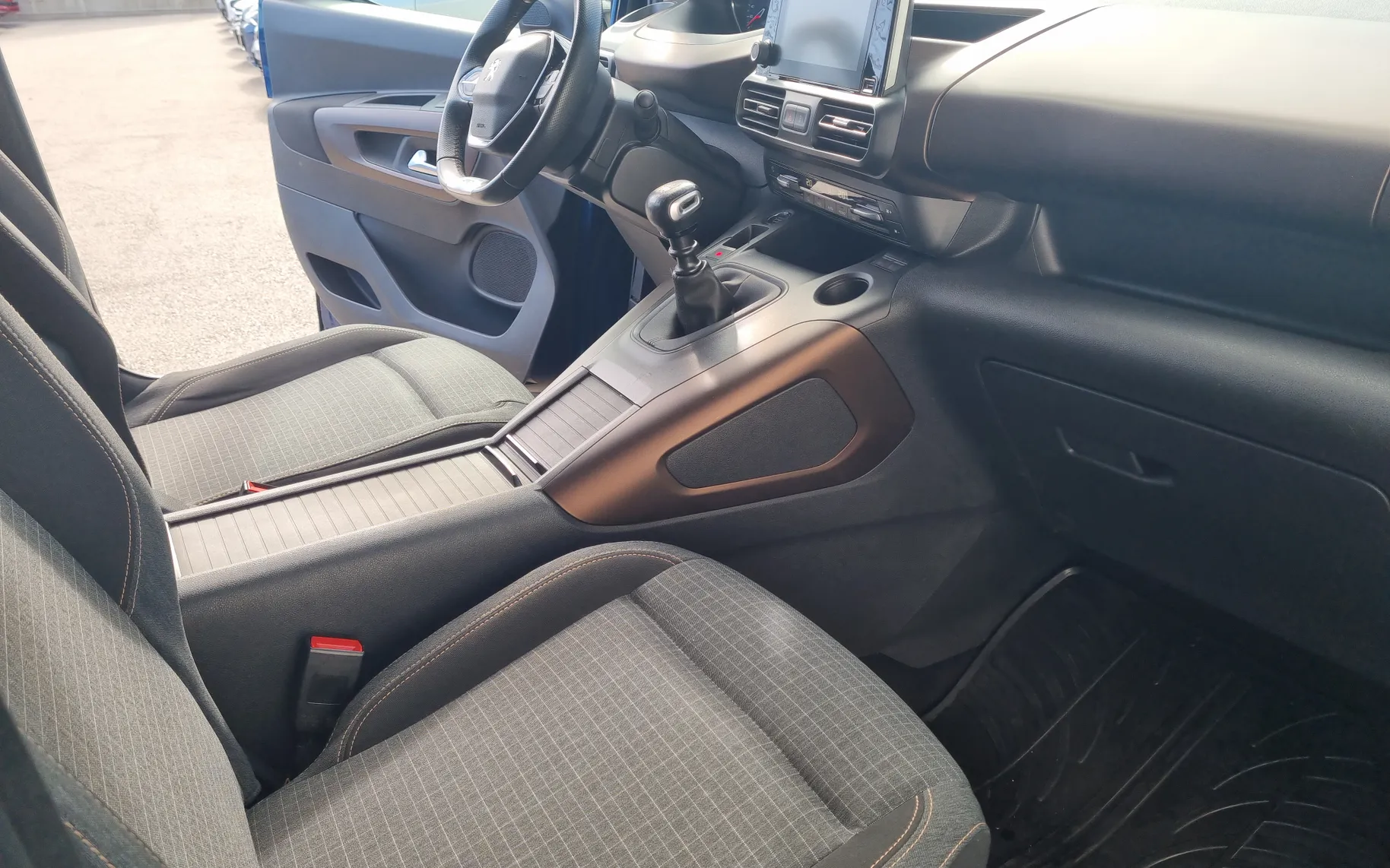 Zunanja slika - Peugeot Rifter - 1.5 HDI  GT - 7