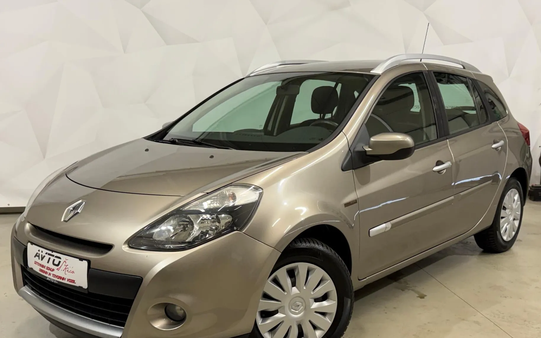Zunanja slika - Renault Clio - Grandtour 1.5 dCi-TEMPOMAT-KLIMA-TRAJNIK - 1