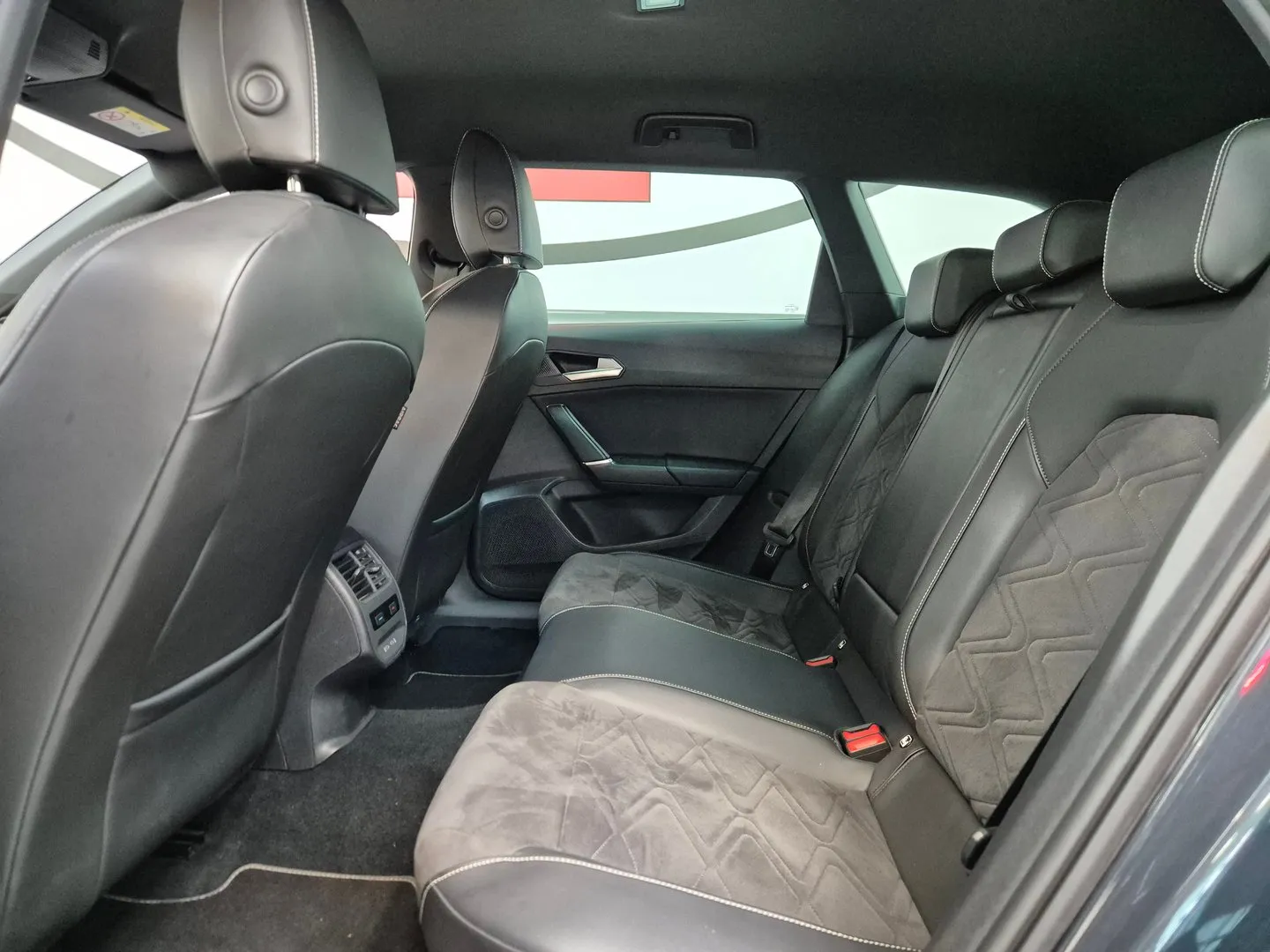 Zunanja slika - Seat Leon - SP XC 1.5 eTSI DSG 110kW(150KM) - 6