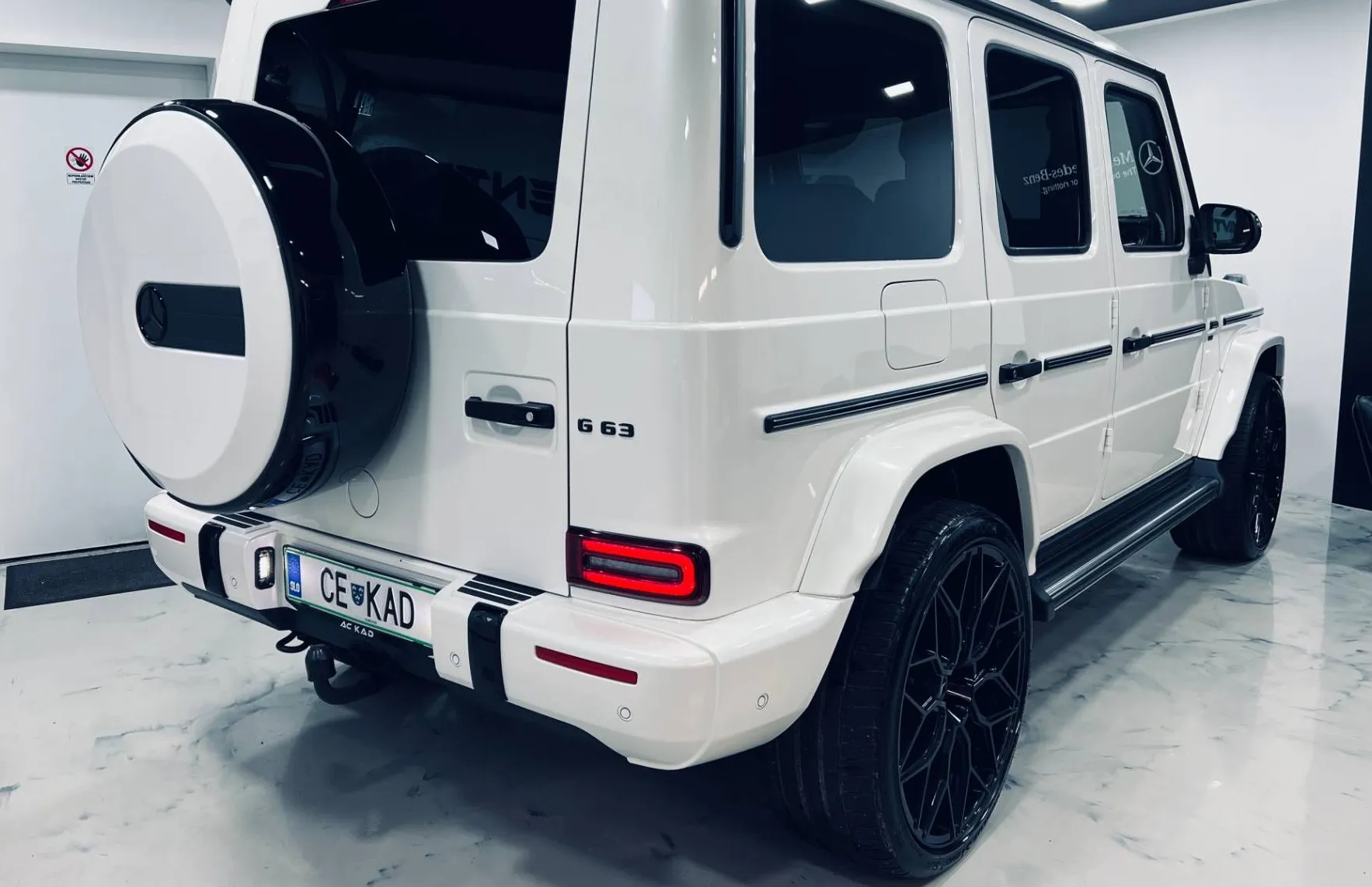 Zunanja slika - Mercedes-Benz G-Razred - G350d AMG G63 LOOK-KAMERA-ALU 23- - 6