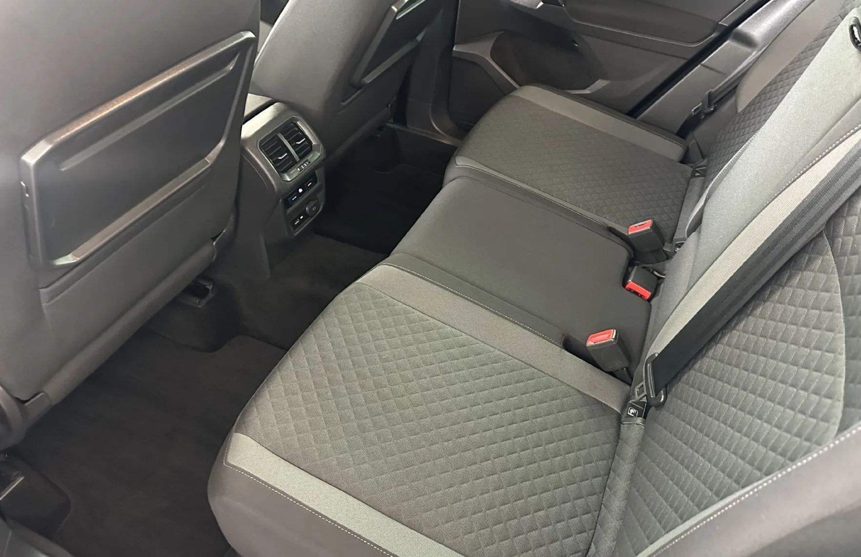 Zunanja slika - Volkswagen Tiguan - 2.0 TDI Comfort DSG.110kW.NAVI.ALU.PDC.DIZEL - 5