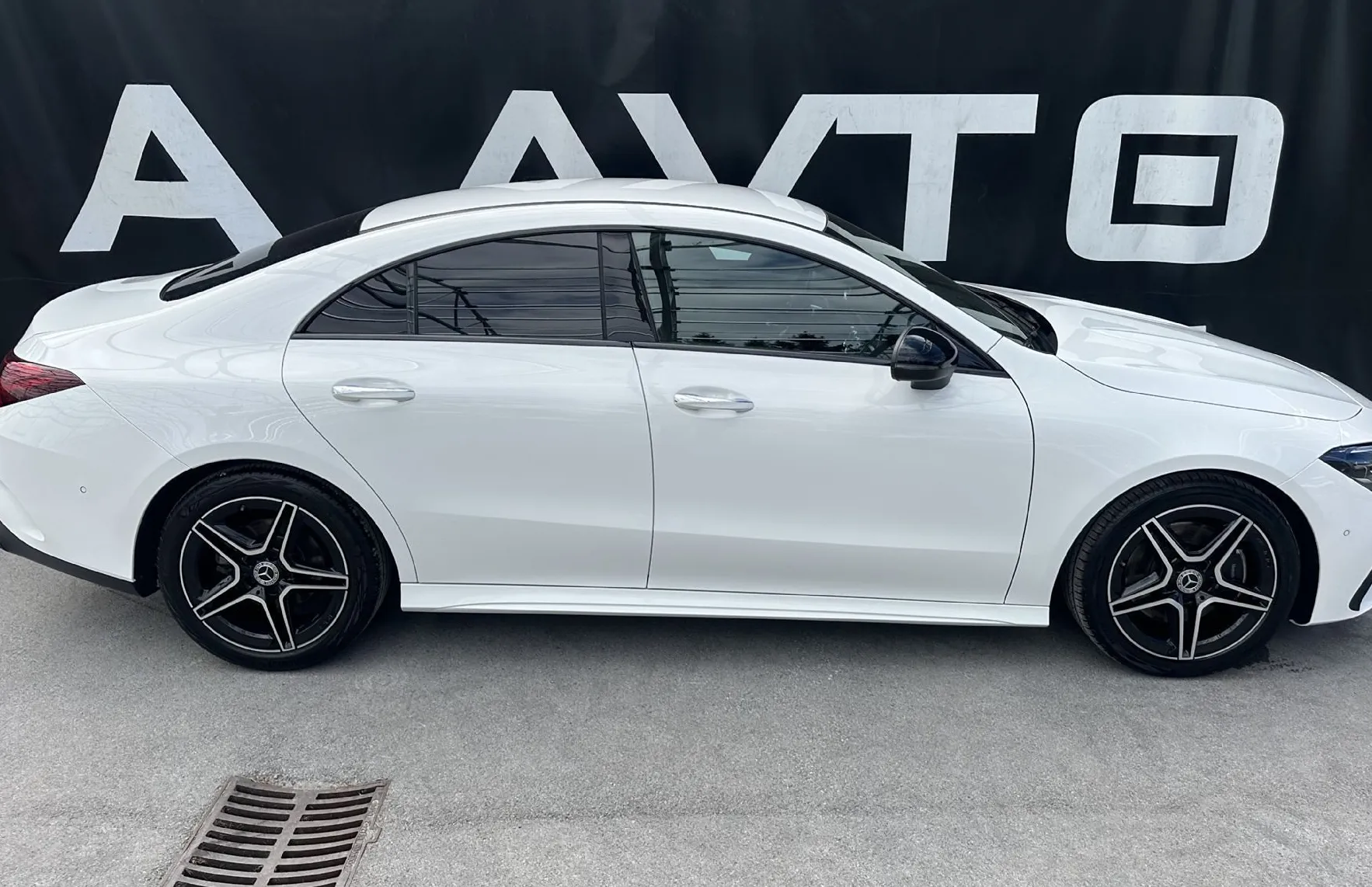 Zunanja slika - Mercedes-Benz CLA-Razred - 200d AVT. AMG-NIGHT-KEYLESS-KAMERA-PDC-NAVI-18COL - 3