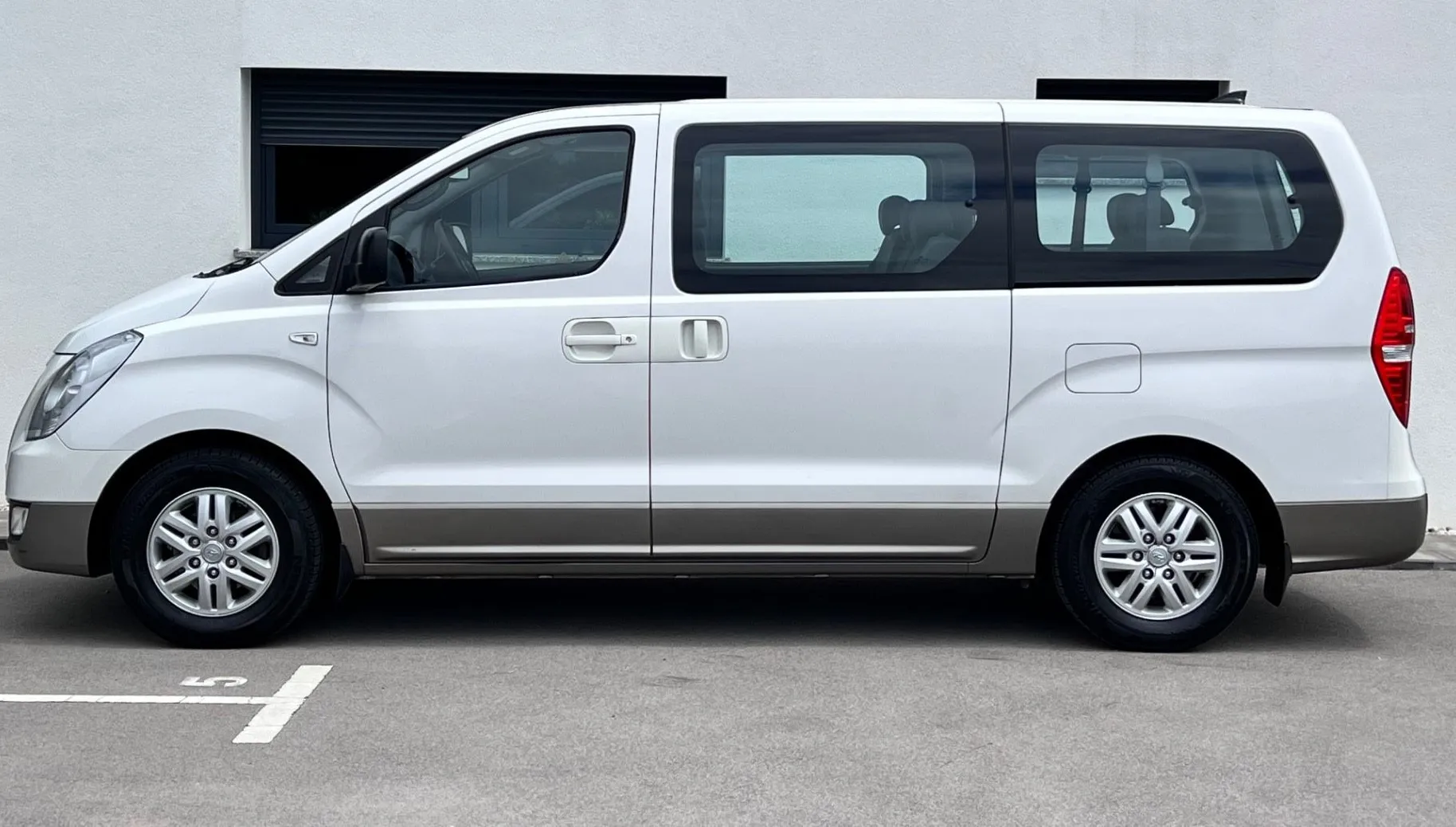 Zunanja slika - Hyundai H-1 - 2.5 CRDi+8SED+R.KAMERA+NAVI+3CONSKA KLIMA... - 5