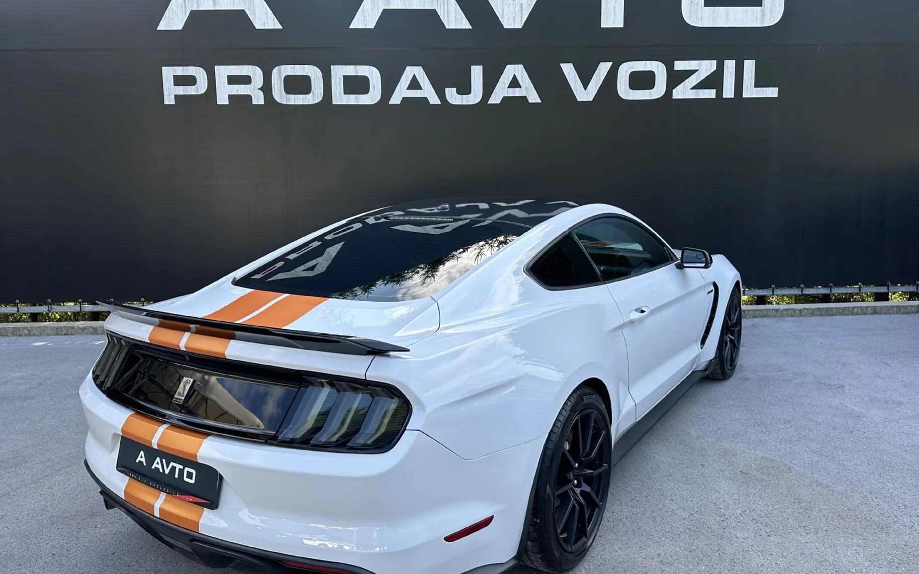 Zunanja slika - Ford Mustang - SHELBY 5.2 V8 FPC 533KS - ATRAKTIVEN - 6