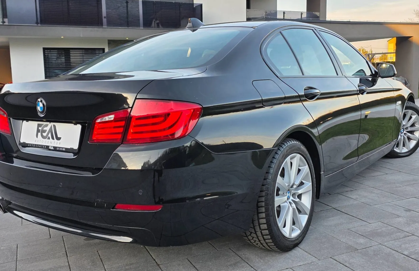 Zunanja slika - BMW Serija 5 - : 530d-AVT-V6-LIMUZINA-XENON-LED-NAVI-PDC-TEMPOMAT-. - 4