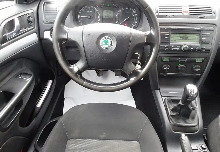 Zunanja slika - Škoda Octavia - 1.9 TDi FINANCIRANJE BREZ POLOGA - 8