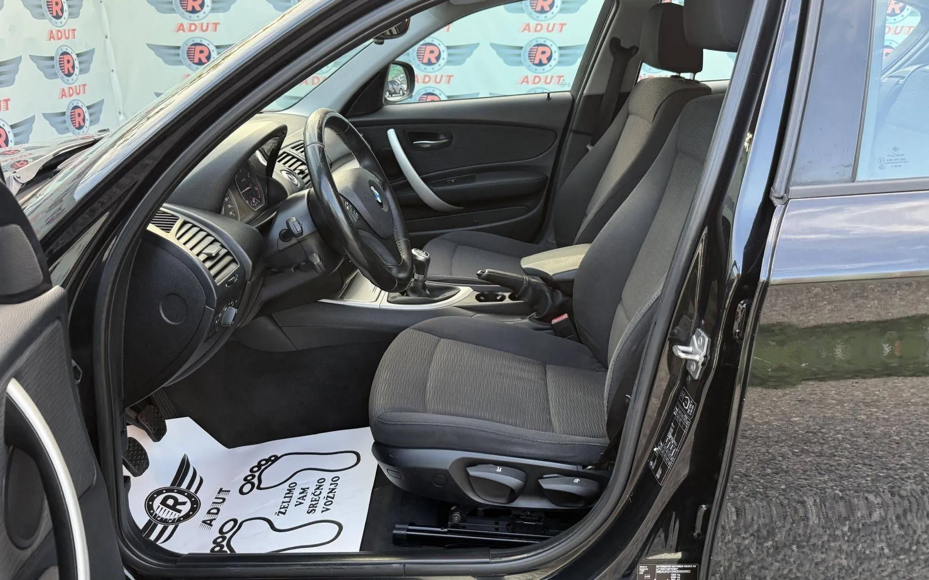 Zunanja slika - BMW Serija 1 - : 116d-PARK SENZ ZADAJ-TEMP-LEPO OHRANJEN... - 7