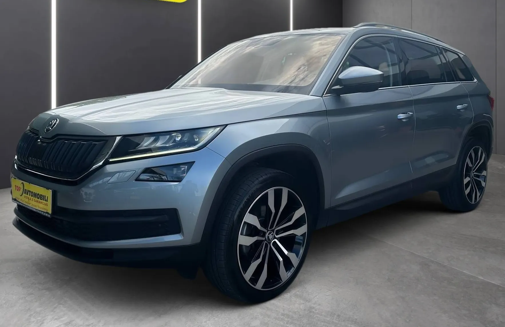 Zunanja slika - Škoda Kodiaq - 2.0 TDI FUL LED ACC NAVI VIRTUAL HI-FI KLJUKA TOP - 3