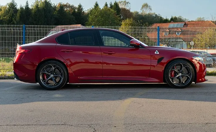 Zunanja slika - Alfa Romeo Giulia - 2.9 V6 Bi-Turbo Quadrifoglio Ročni 6.Prestav - 4