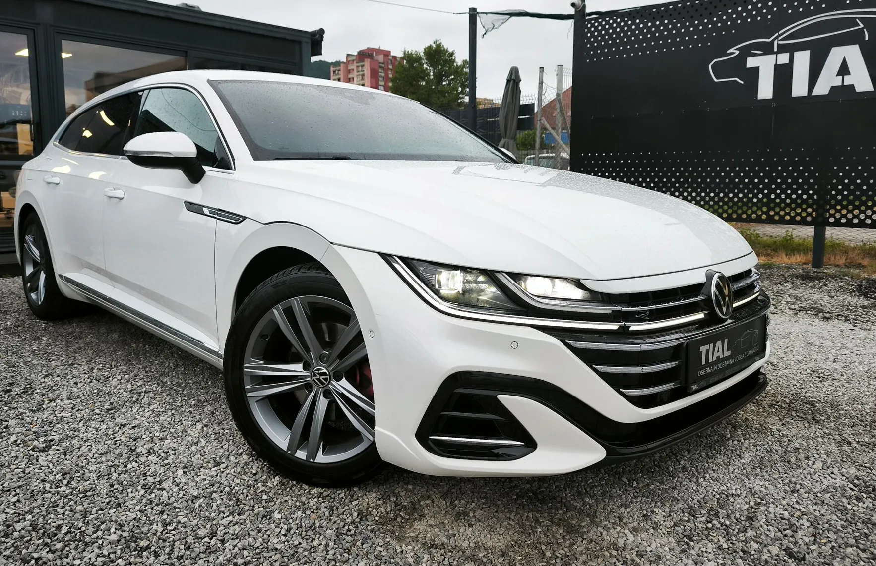 Zunanja slika - VW Arteon - Shooting Brake 2.0 TDI R-LINE-DSG-RECARO-200HP-VIRT-PERL-N - 3