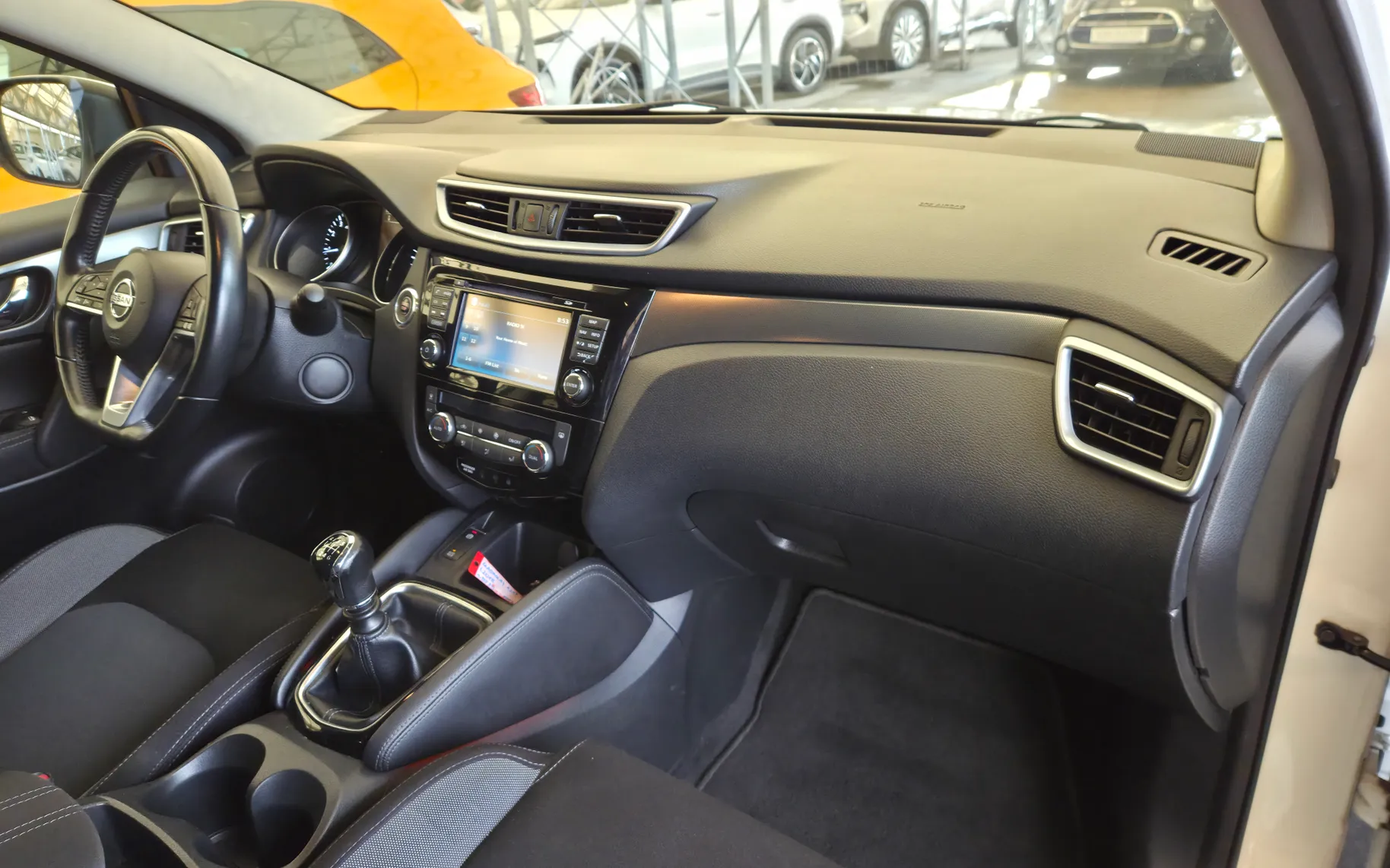 Zunanja slika - Nissan Qashqai - 1.2 DIG-T KAMERA 360 LANE ASSIST VSA ZGODOVINA LED - 11