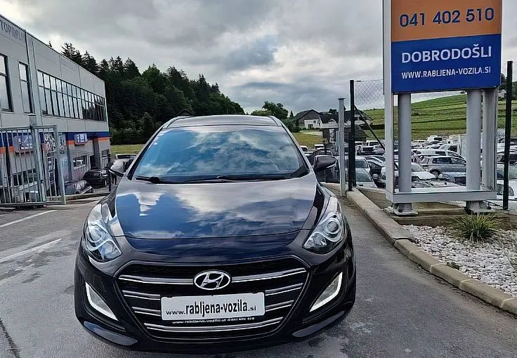Zunanja slika - Hyundai i30 Wagon - 1.6 CRDI 81KW COMFORT LEPO OHRANJEN - 2