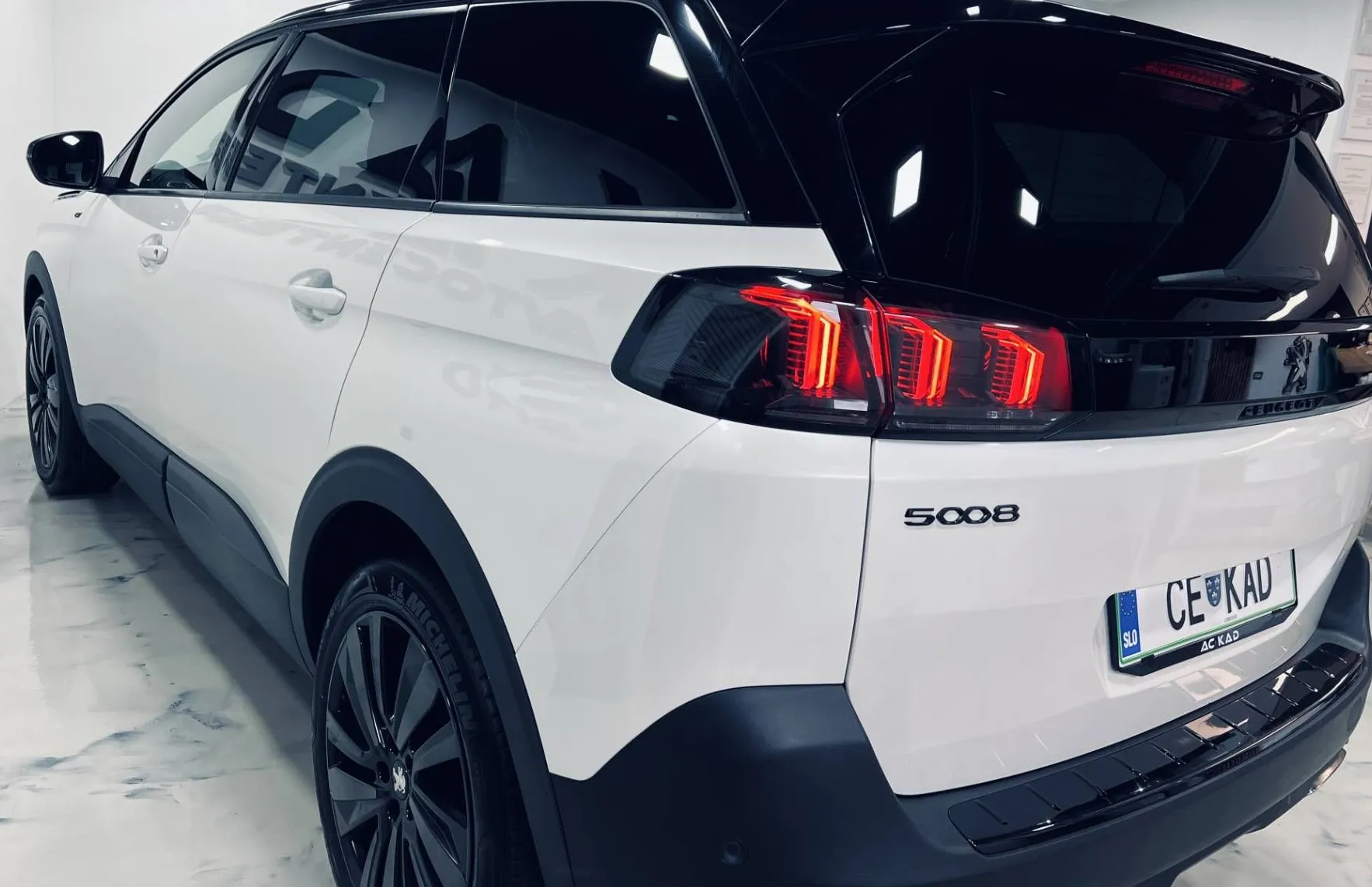 Zunanja slika - Peugeot 5008 - 1.5 -GT-7 SED-360 KAMERA-ACC-FULL LED - 5