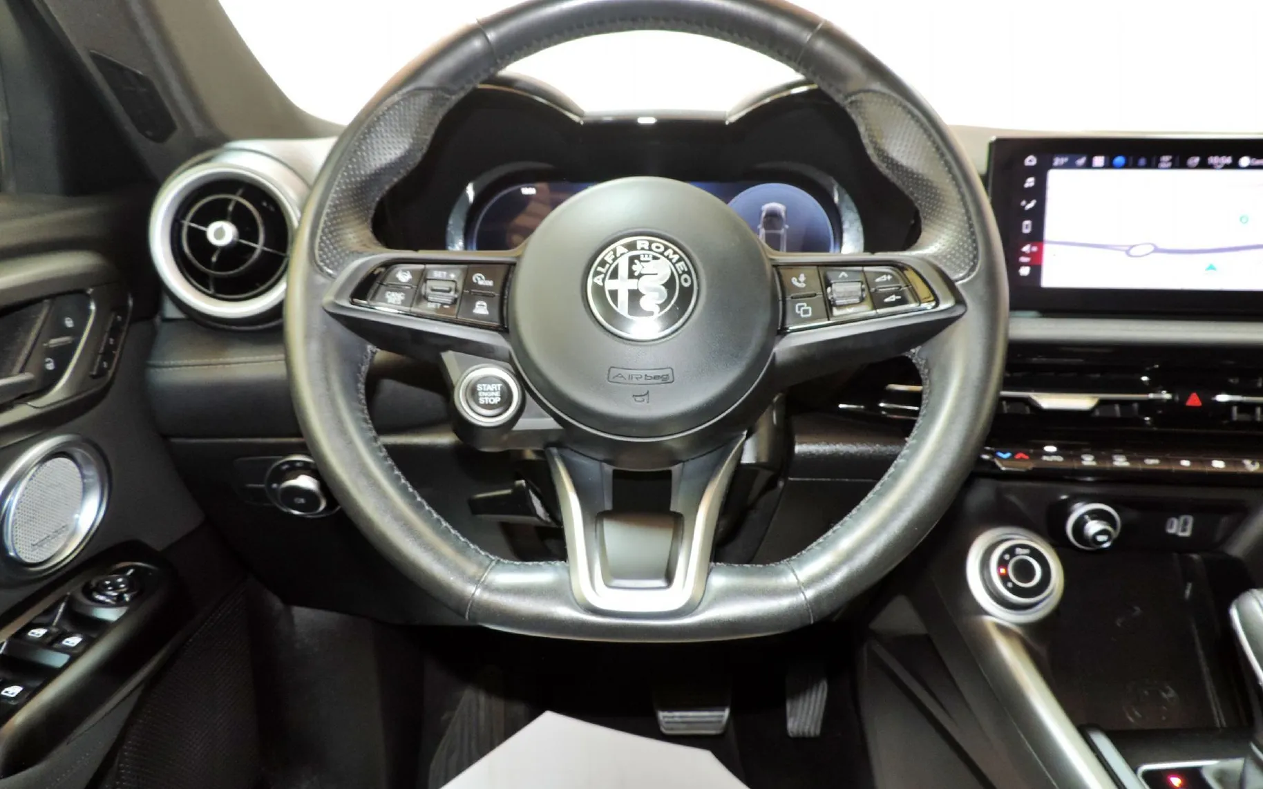Zunanja slika - Alfa Romeo Tonale - 1.5 Hybrid DCT7 130 Sprint 360 KAMERE-USNJE-LED…. - 14