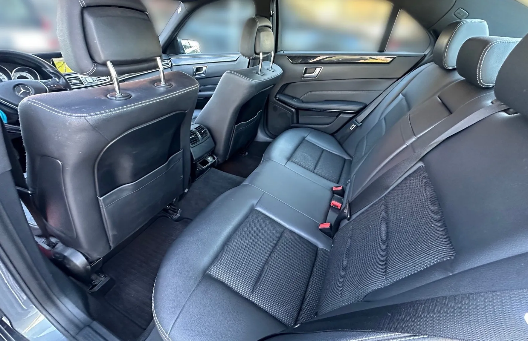 Zunanja slika - Mercedes-Benz E-Razred - 220 ELEGANCE XENON NAVI PDC KAMERA GRETJE SEDEŽEV - 18