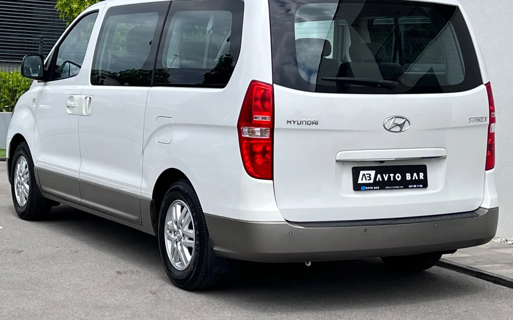 Zunanja slika - Hyundai H-1 - 2.5 CRDi+8SED+R.KAMERA+NAVI+3CONSKA KLIMA... - 7