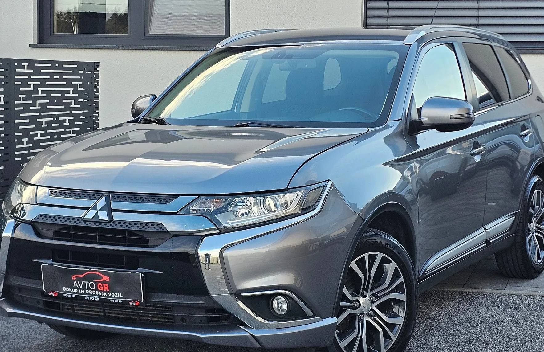 Zunanja slika - Mitsubishi Outlander - 4WD 2.2 DI-D Intense+Le 149.000km-7Sedežov-Odličen - 14