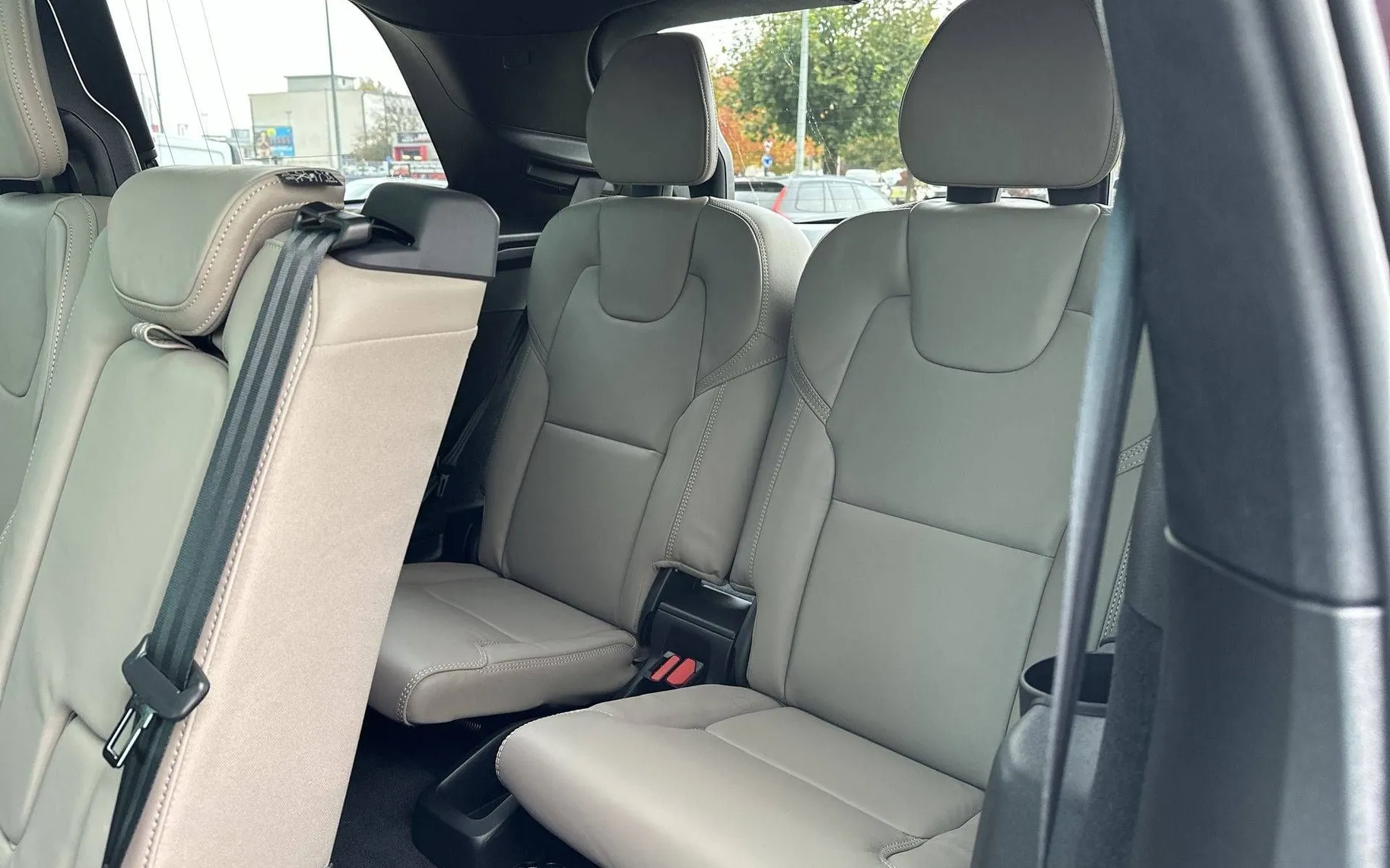 Notranja slika - Volvo XC90 - B5 P Ultra Bright 7s AT AWD 3 leta gar. + 3 ser - 12