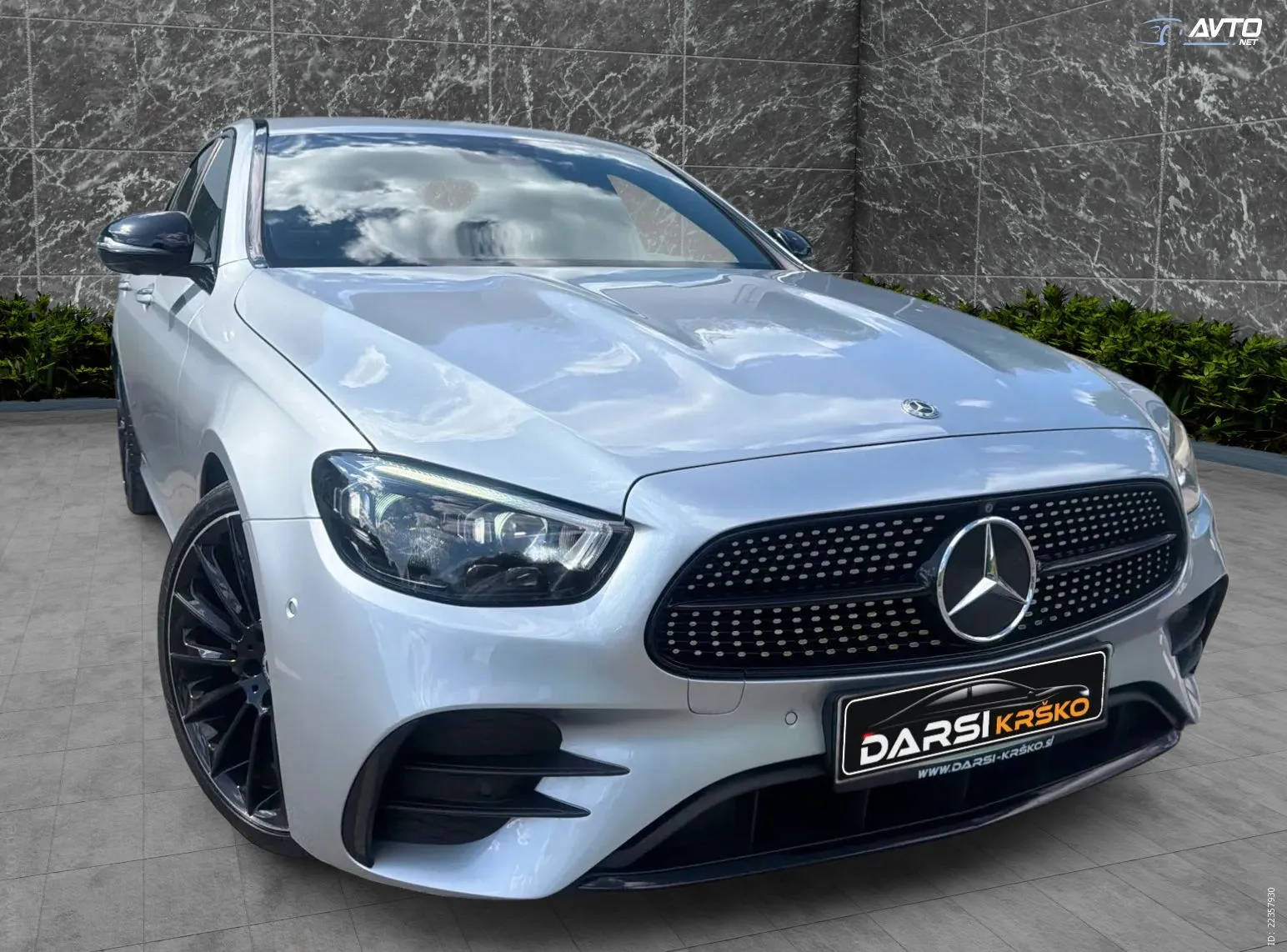 Zunanja slika - Mercedes-Benz E-Razred - E220d AMG WIDE MULTIBEAM WEBASTO PRIKLOP ALU20 - 15