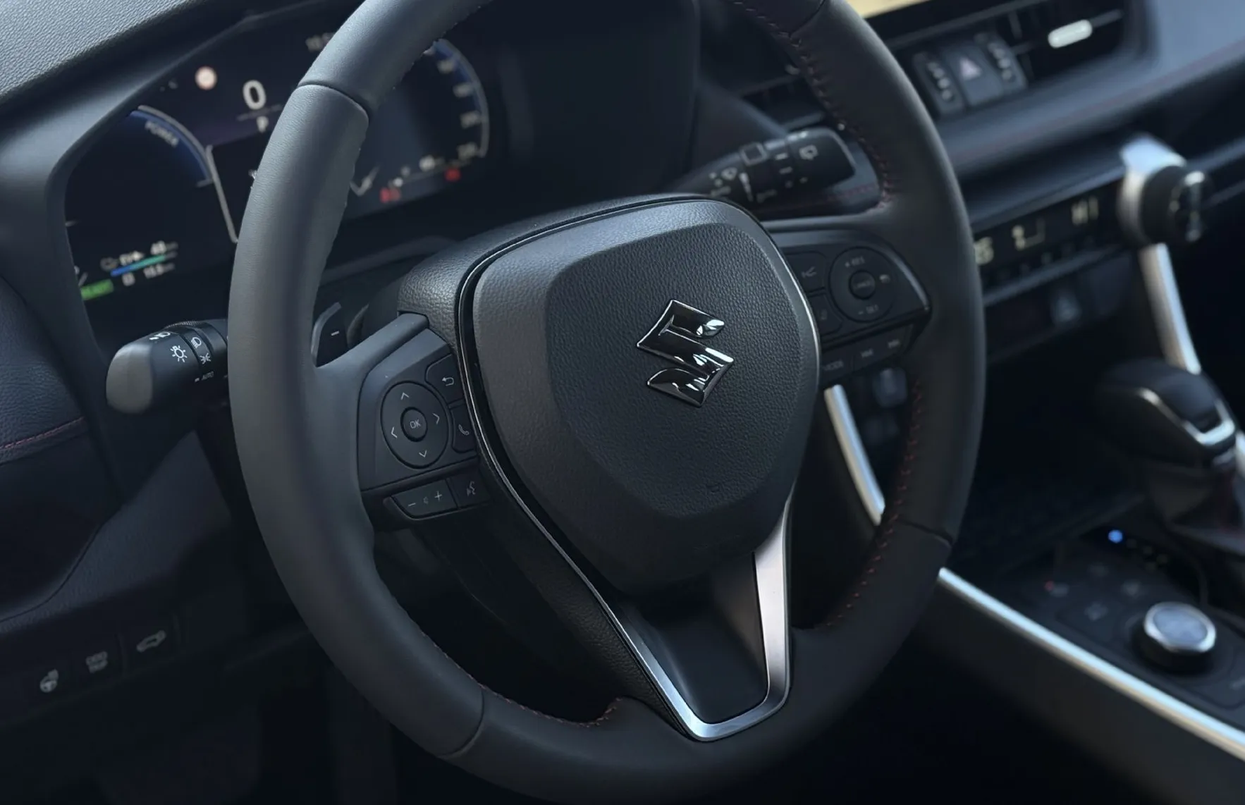 Zunanja slika - Suzuki Across - 2.5 PHEV AWD ELEGANCE - 7