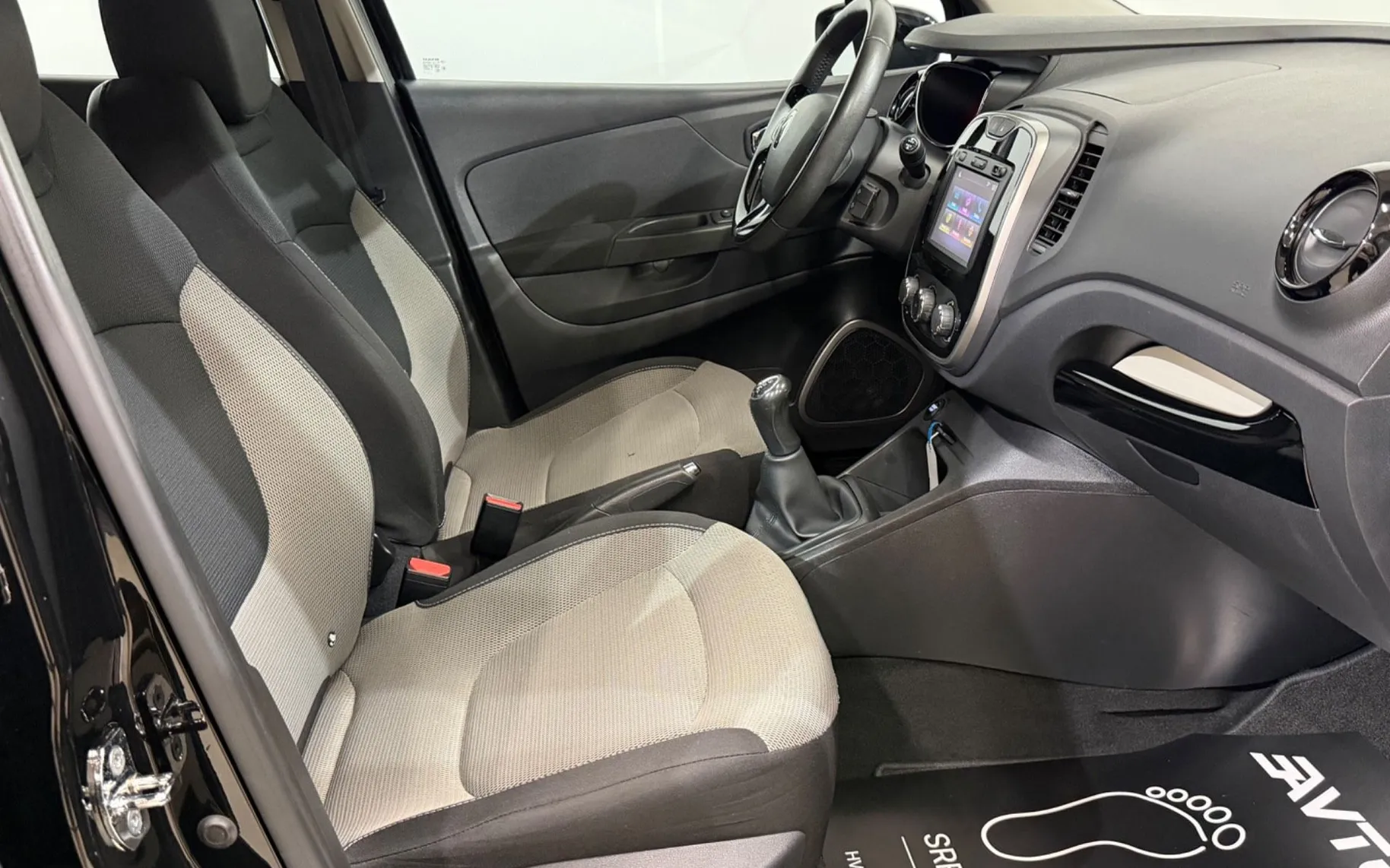 Notranja slika - Renault Captur - 90 TCE-69.000KM-LED-NAVI-TEMPOMAT-PDC... - 11