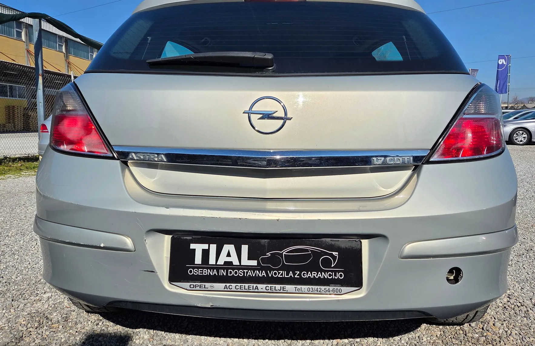 Zunanja slika - Opel Astra - 1.7CDTI-SLO-1LASTNIK-KLIMA-REDNO SERVISIRANA - 6