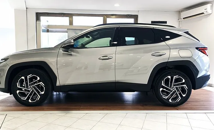 Zunanja slika - Hyundai Tucson - 1.6 T-GDI IMPRESSION-360 KAM-HEAD UP-AKT.TEM-VIDEO - 3