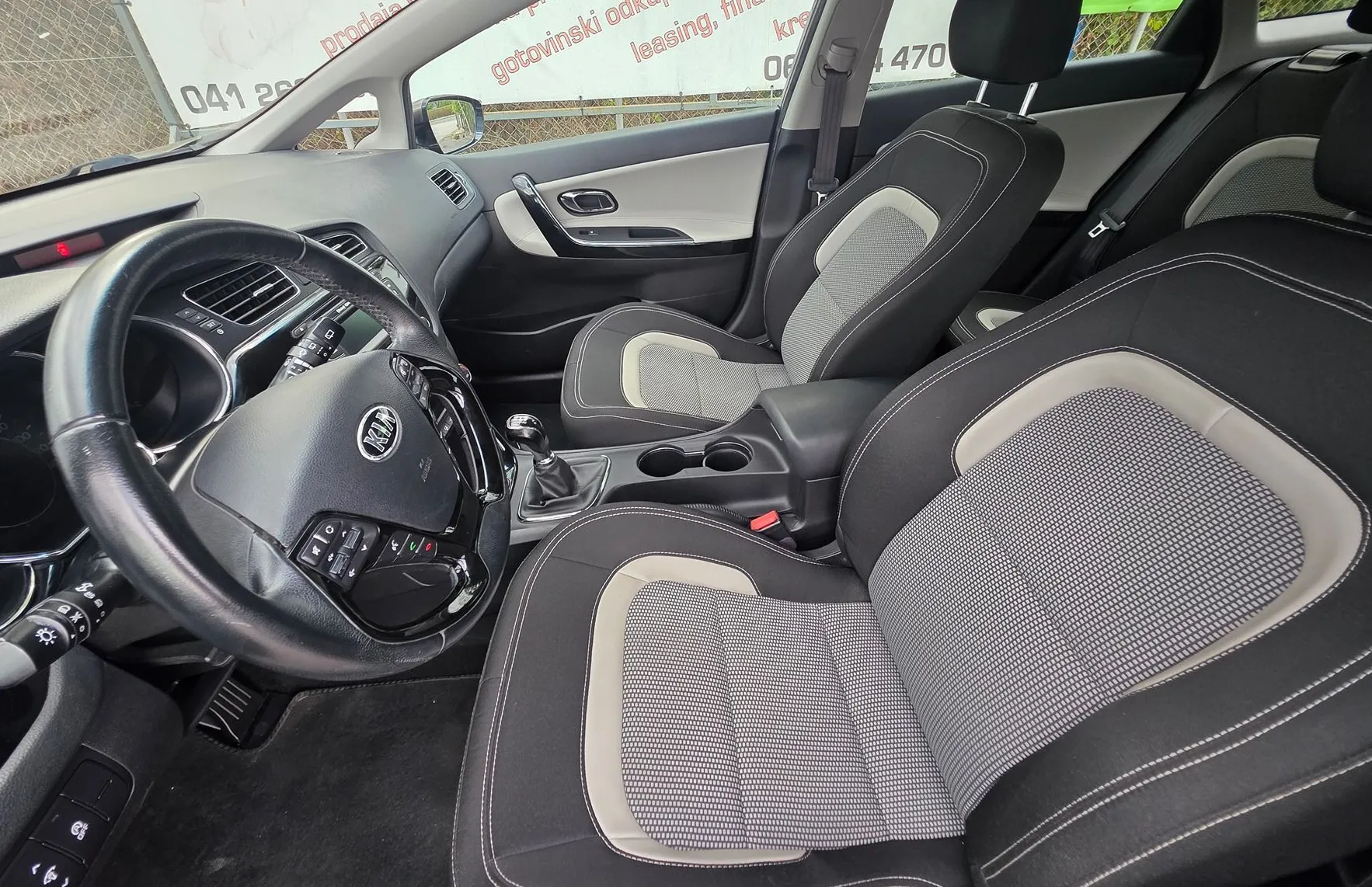 Zunanja slika - KIA Ceed - 1.6 CRDi STYLE ALU PLATIŠČA-PDC-KLIMA-SLO - 11