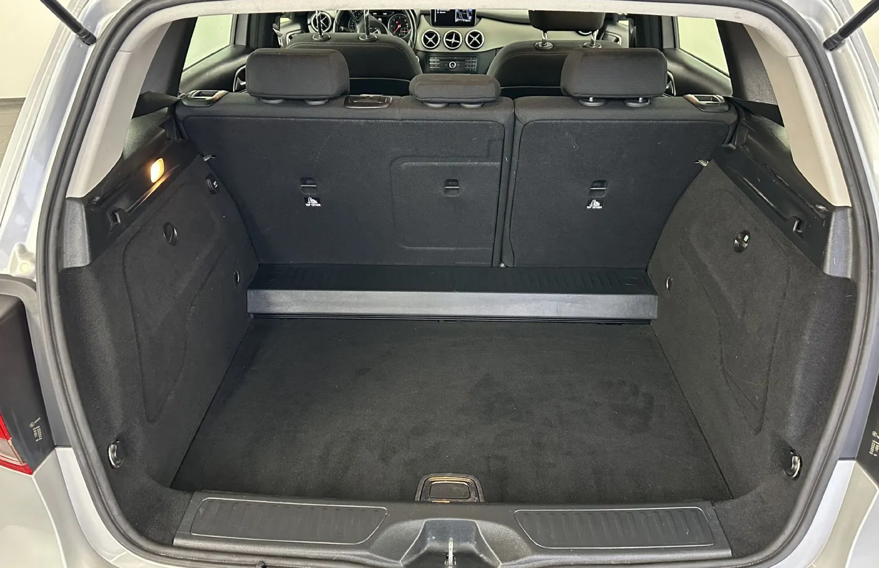Zunanja slika - Mercedes-Benz B-Razred - B 180 d..NEMŠKI.NAVI.80 KW.SAMO 120.000 KM.DIZEL - 17