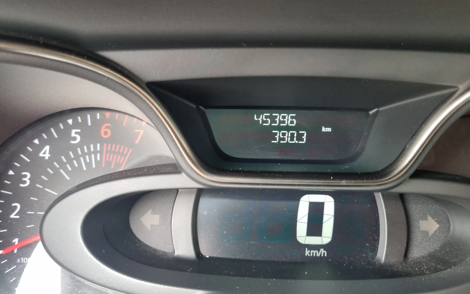Zunanja slika - Renault Captur - TCe 90 Energy Intens 45396 KM - 10