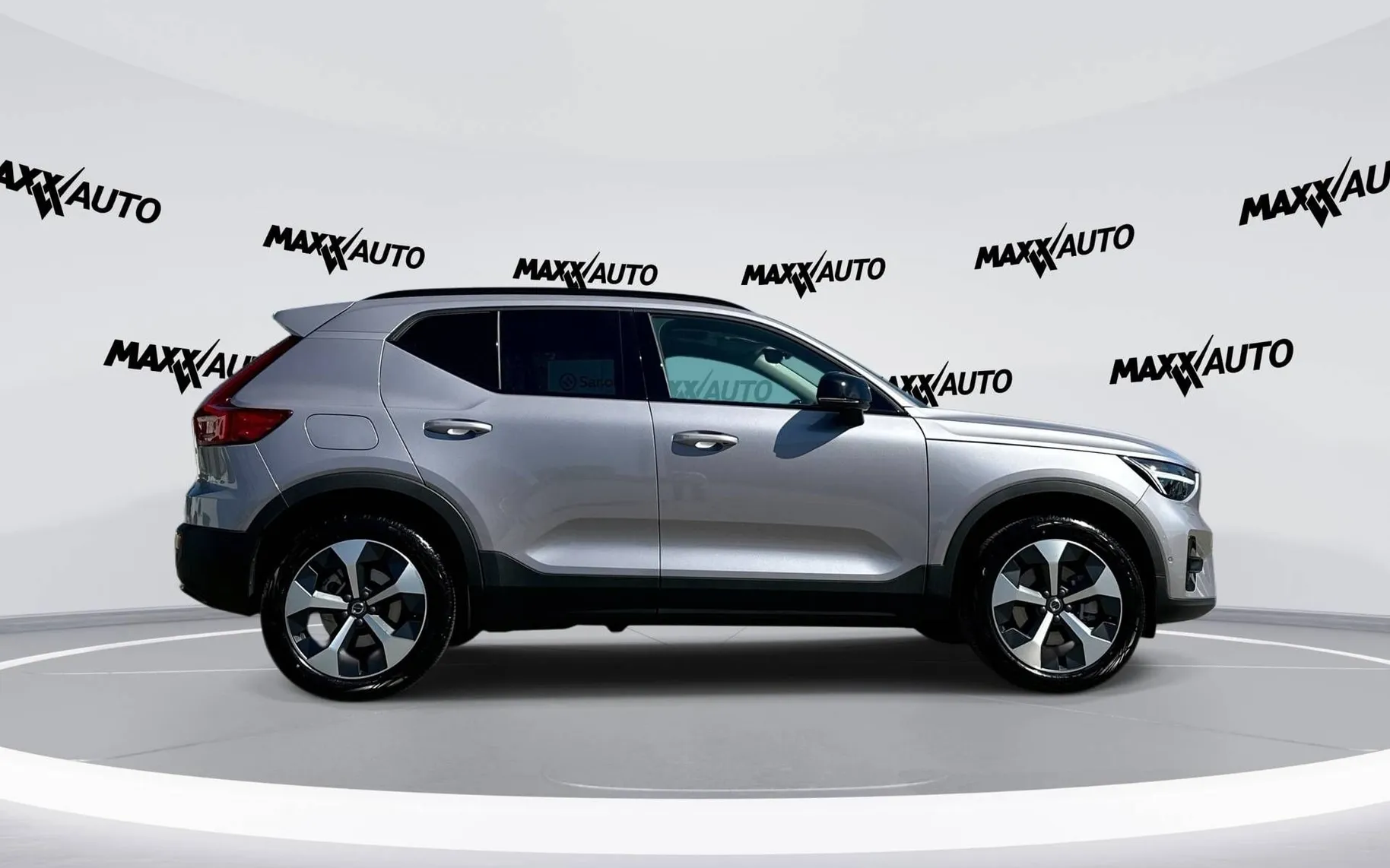 Zunanja slika - Volvo XC40 - B4P Ultra Dark Avt. - 4