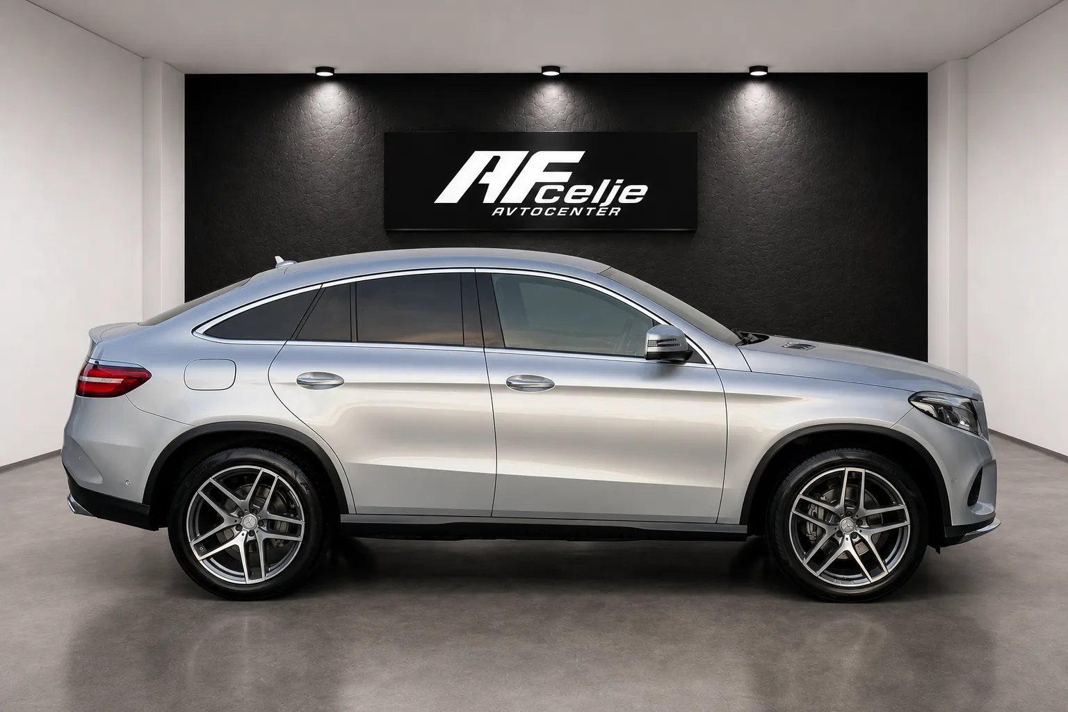 Zunanja slika - Mercedes-Benz GLE coupe - 350d-4M-AMG LINE-1 LASTNIK-LIZING ZA TUJCE-ZRAČNO - 4
