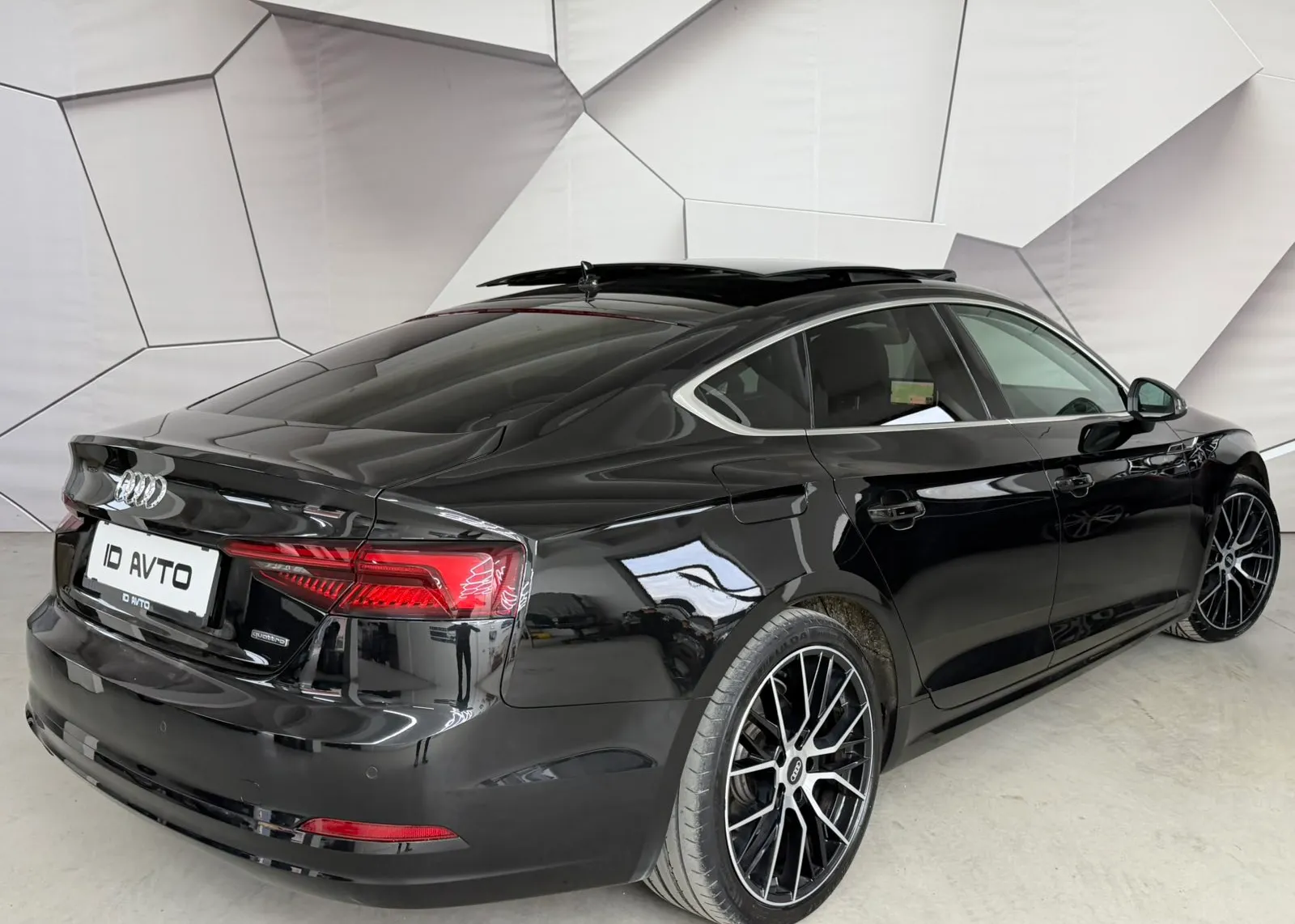 Zunanja slika - Audi A5 - Coupé quattro 2,0 TDI S-tronic - 3