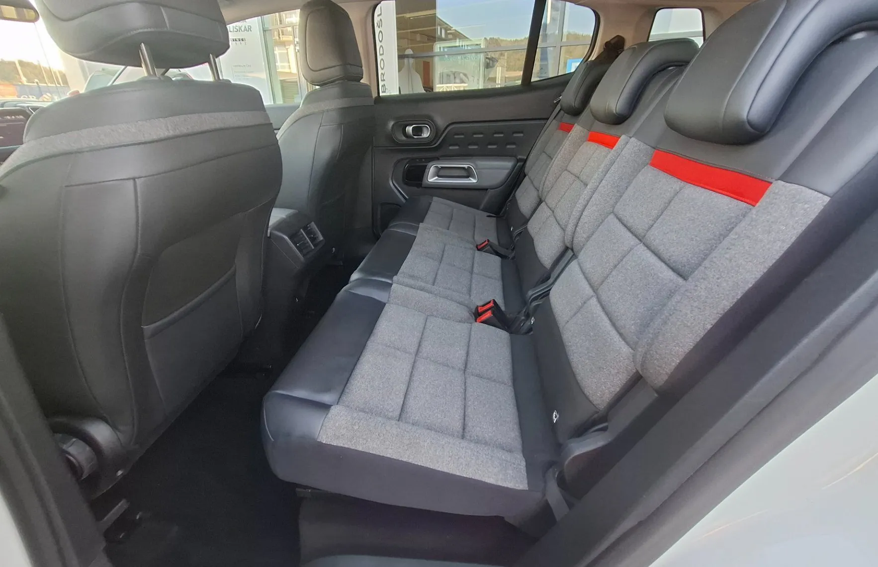 Zunanja slika - Citroën C5 Aircross - 1.2 PureTech 130 Shine - MENJAN JERMEN - ODLIČEN - 10