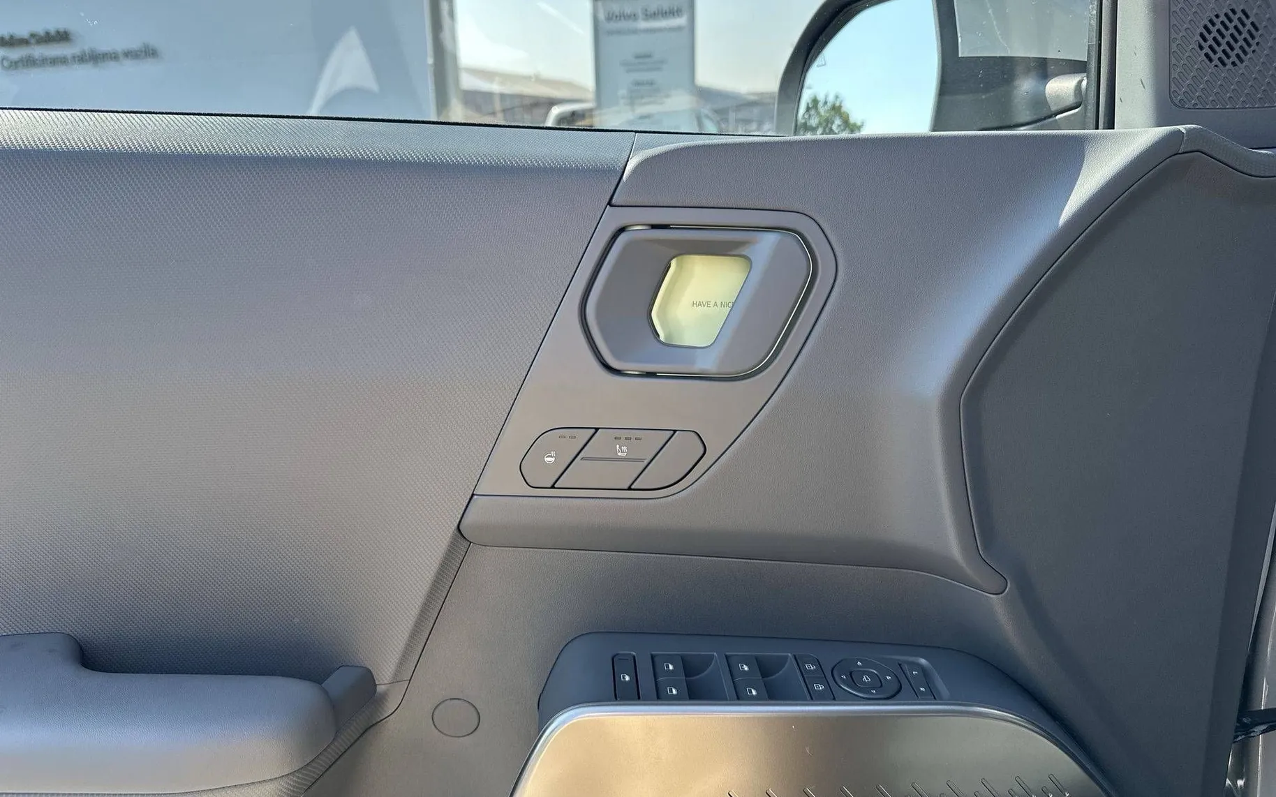 Notranja slika - KIA EV2 - 42.2 kWh Air - 13