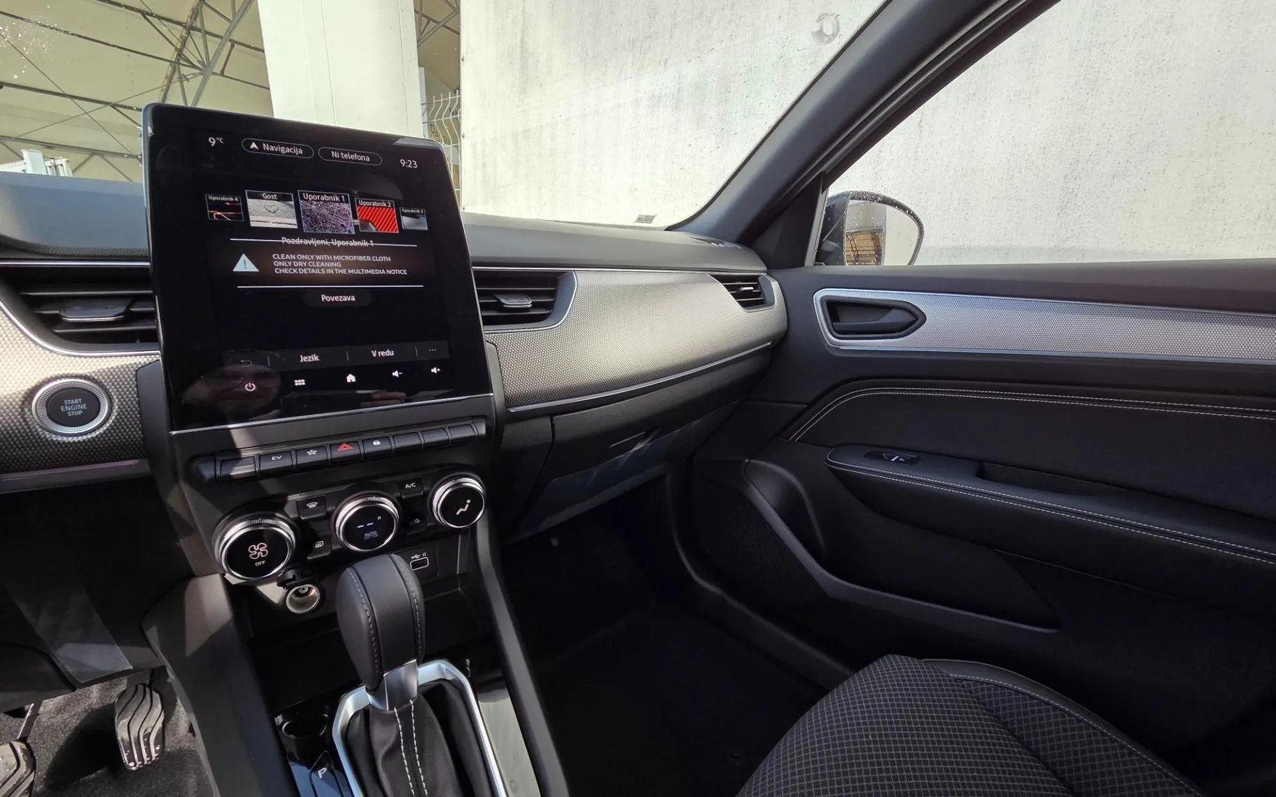 Zunanja slika - Renault Mégane - Techo E-Tech HEV145 + Paket Varnost ACC Asistent - 12