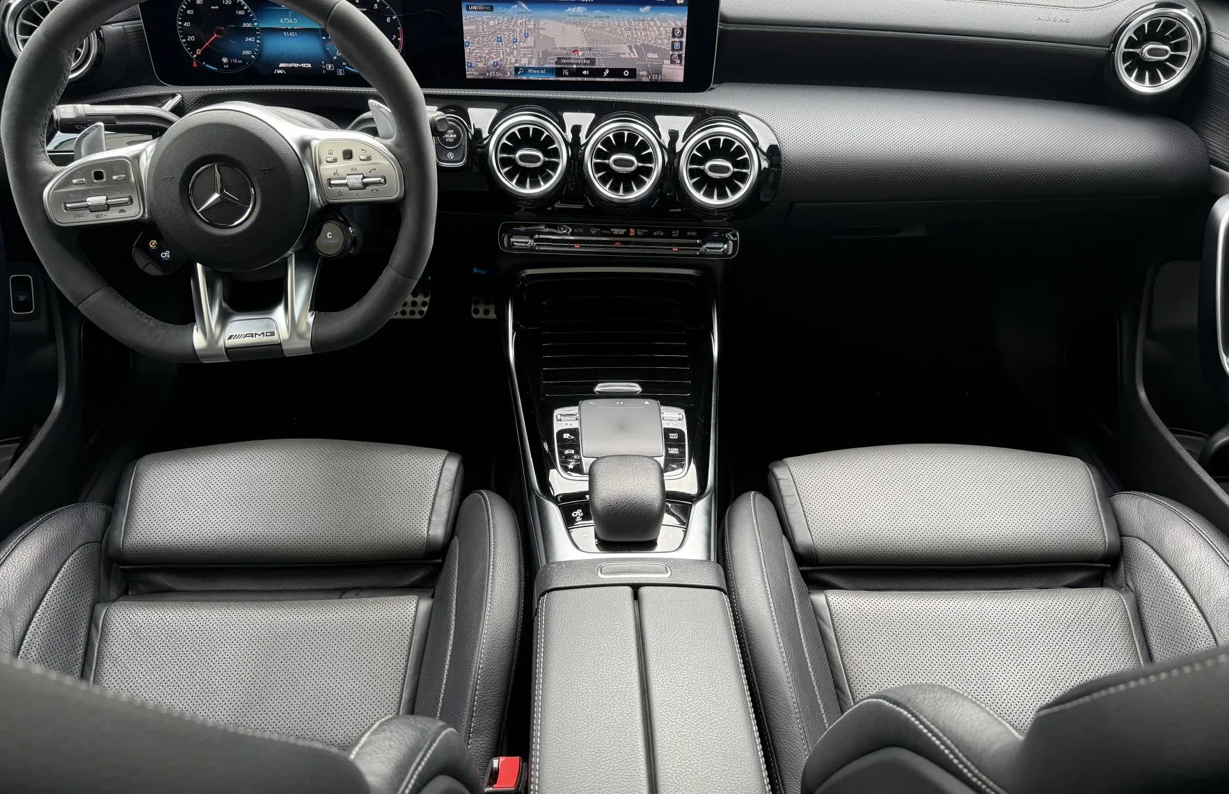 Zunanja slika - Mercedes-Benz CLA-Razred - CLA 35 AMG 4M Head-Up Burmester AMG Performance - 11