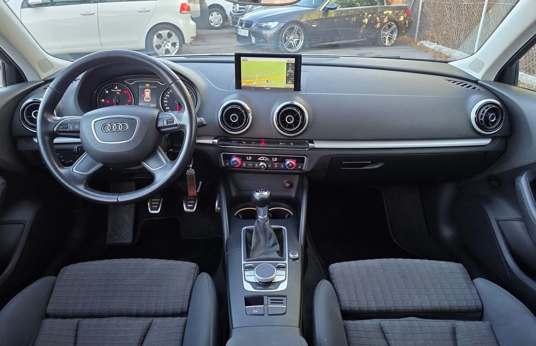 Zunanja slika - Audi A3 - 1.6 TDI BI-XENON-RADAR-NAVI-ALU PLATIŠČA-PDC - 9