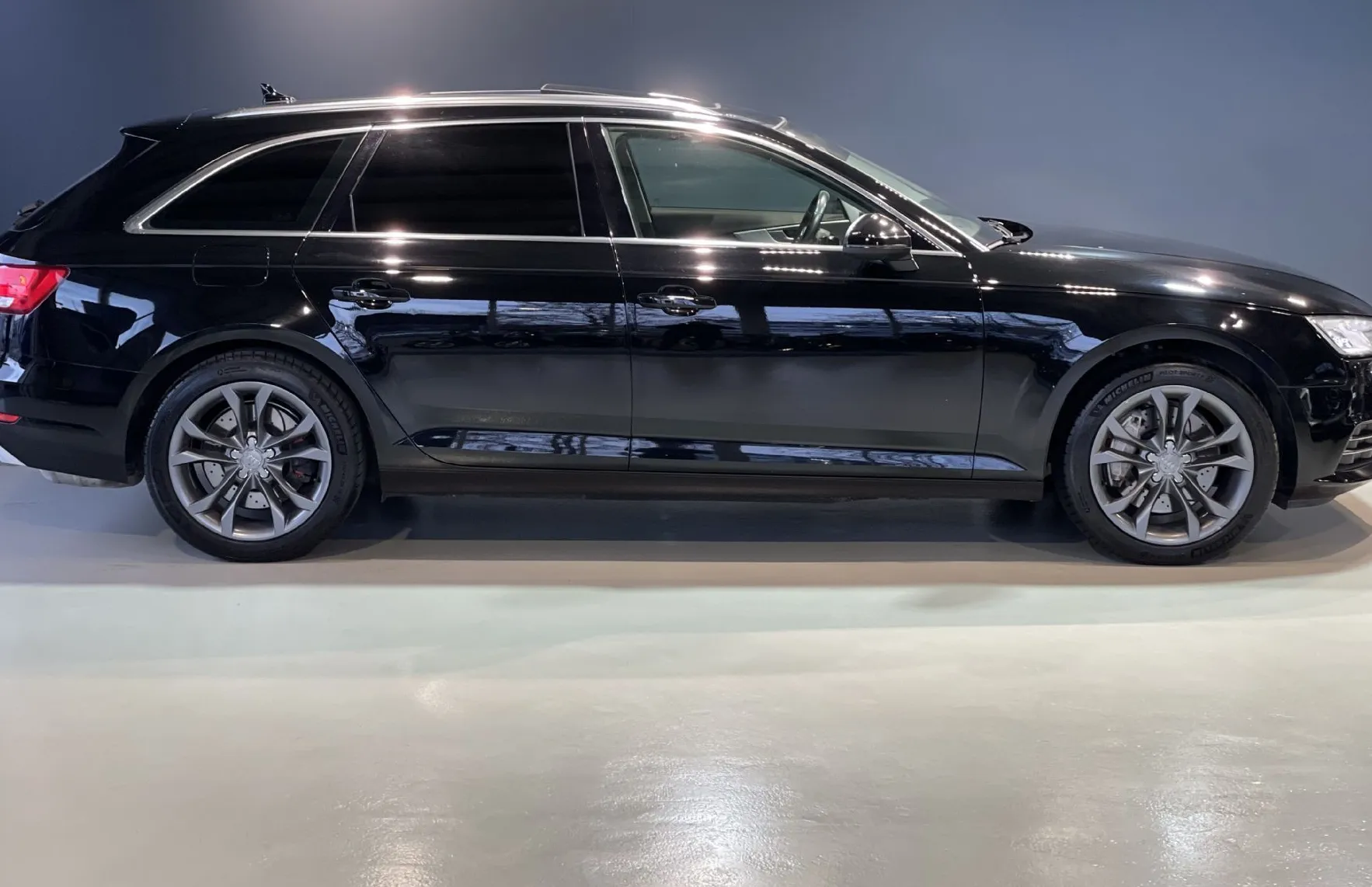 Zunanja slika - Audi A4 - Avant 2.0-TFSI-QUATTRO-PANORAMA-NAVIGACIJA-LED-ALU - 4