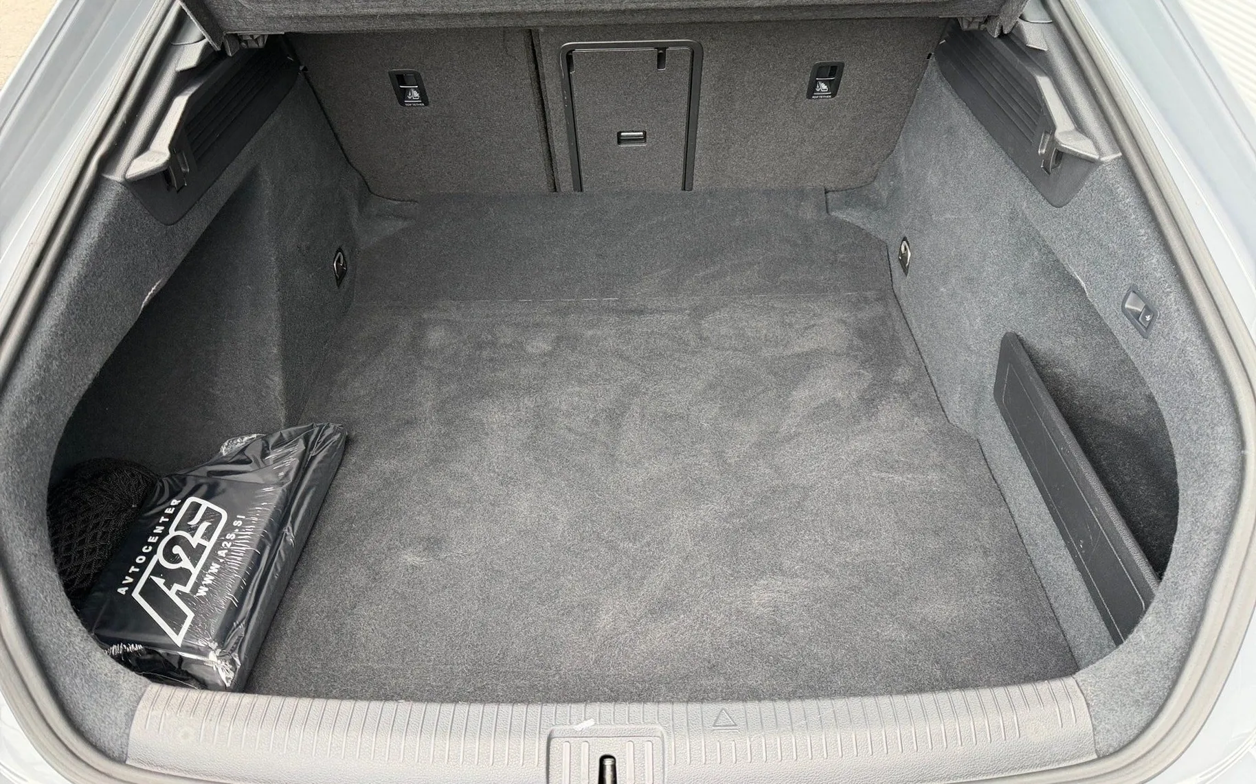 Notranja slika - Volkswagen Arteon - 2.0 TDI BMT R-Line DSG-Masaža-Vl.Kljuka-ACC-PDC... - 9