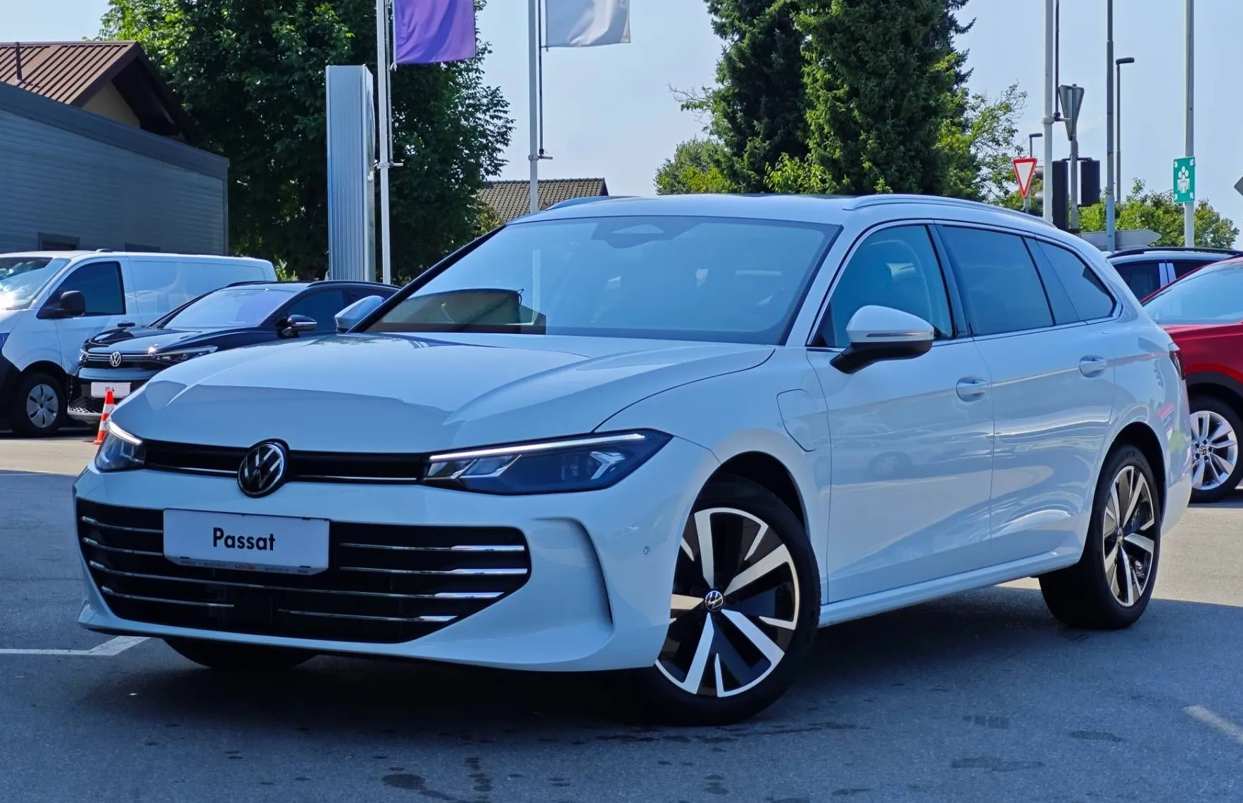 Zunanja slika - Volkswagen Passat - Variant 1.5 TSI eHybrid Business DSG 150kW... - 3
